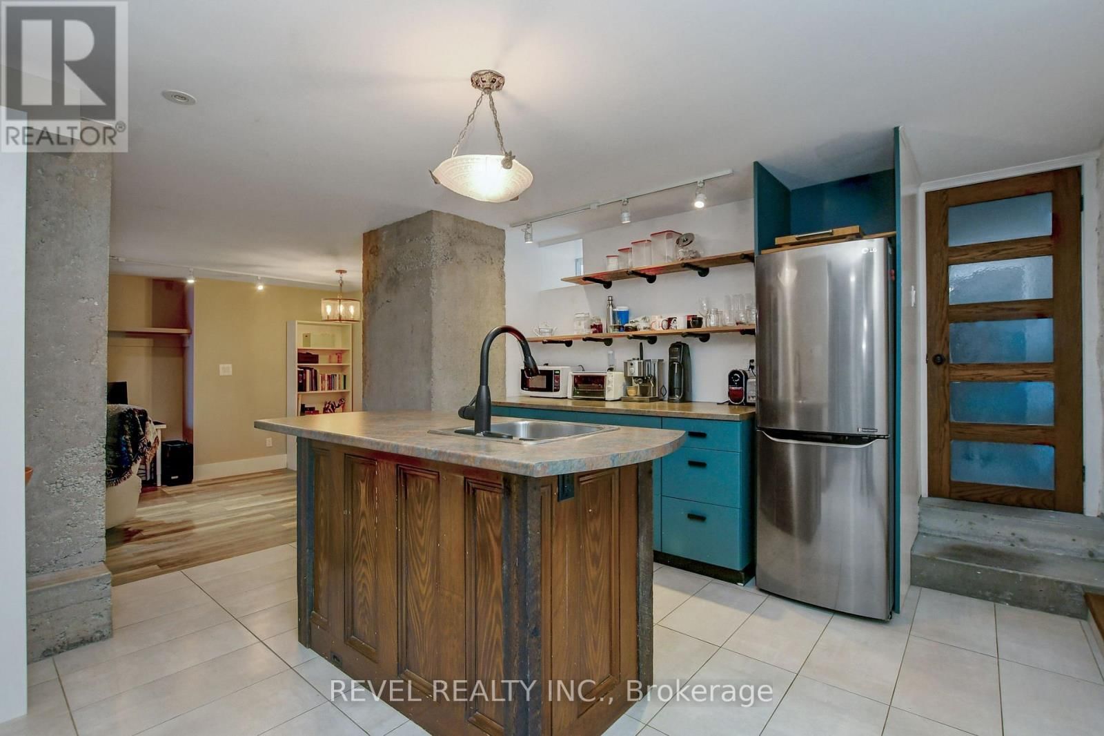 90 POWELL AVENUE Image 26