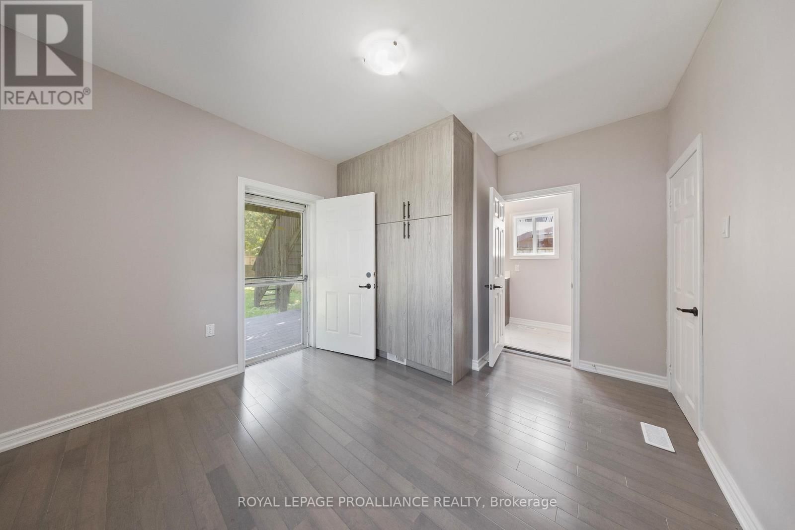 141 ONTARIO STREET Image 23