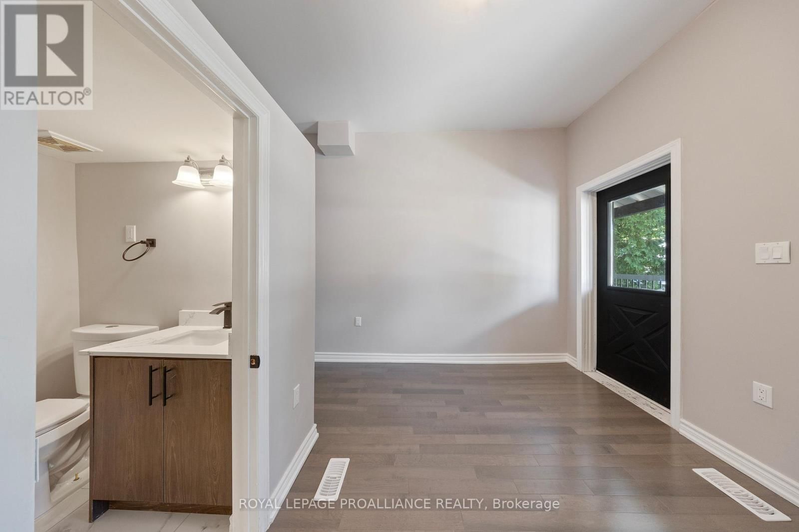 141 ONTARIO STREET Image 26