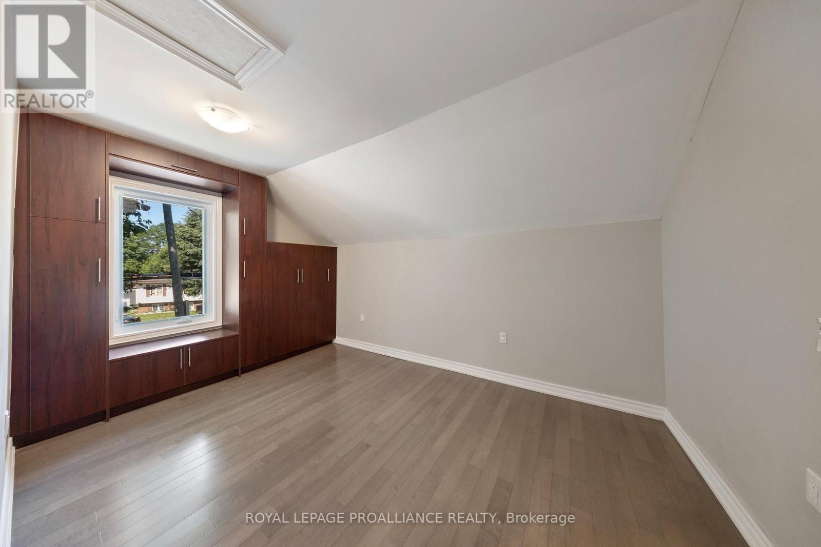 141 ONTARIO STREET Image 30