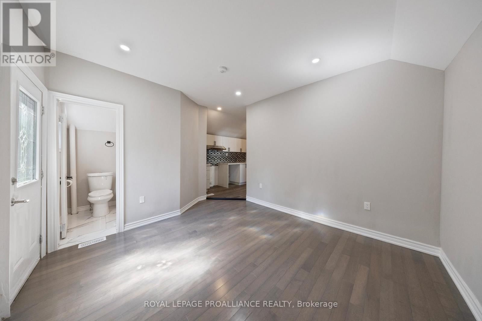 141 ONTARIO STREET Image 33