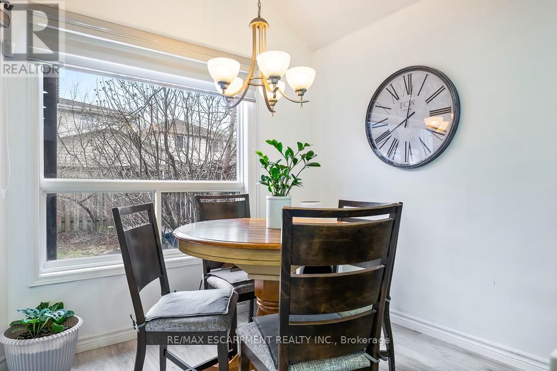 45 HAWKINS DRIVE Image 19