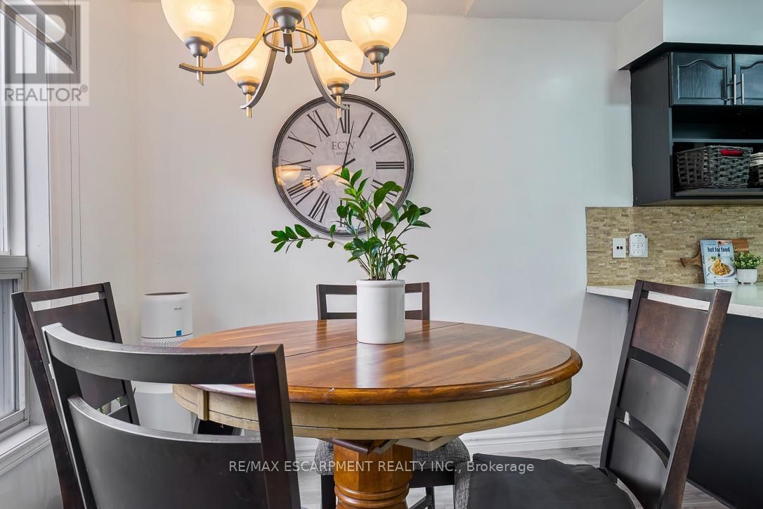 45 HAWKINS DRIVE Image 20