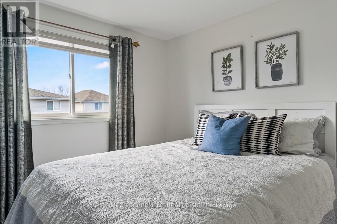 45 HAWKINS DRIVE Image 28