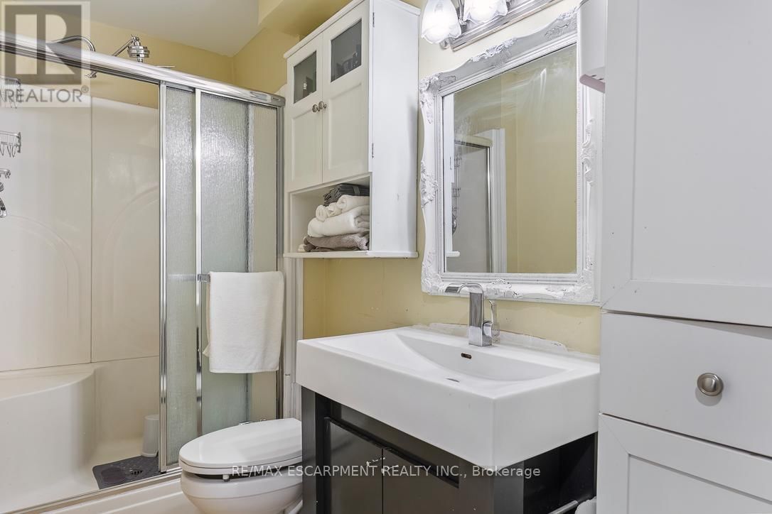 45 HAWKINS DRIVE Image 43