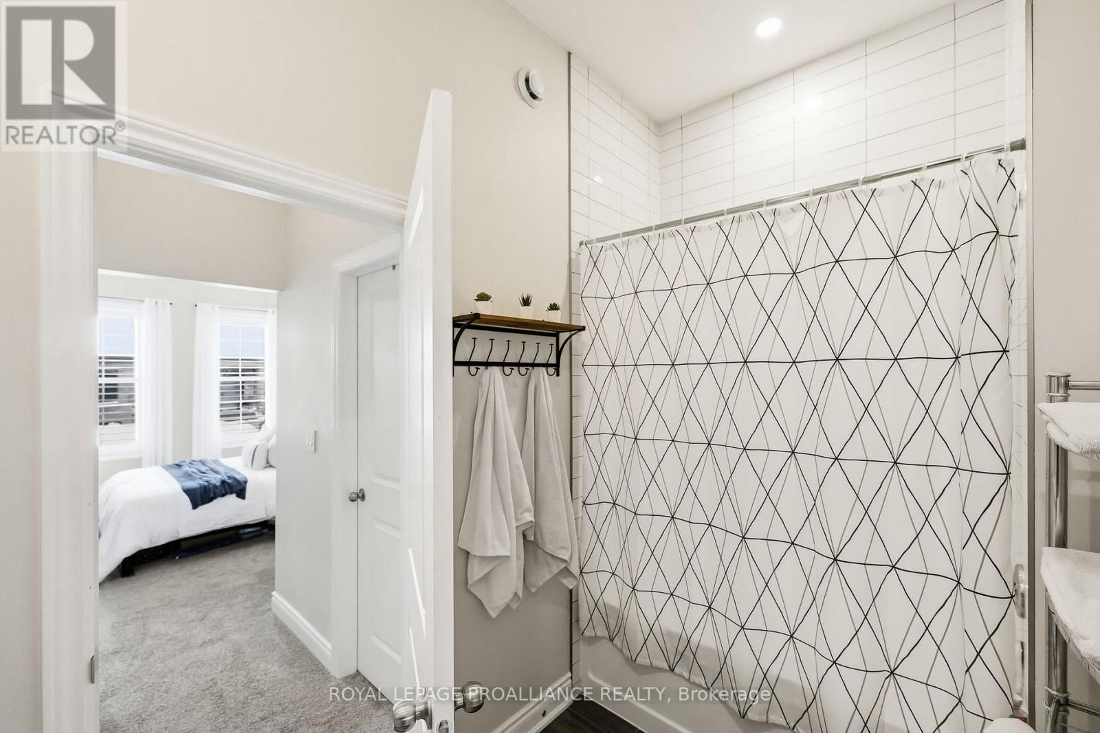 710 ELMER HUTTON STREET Image 22