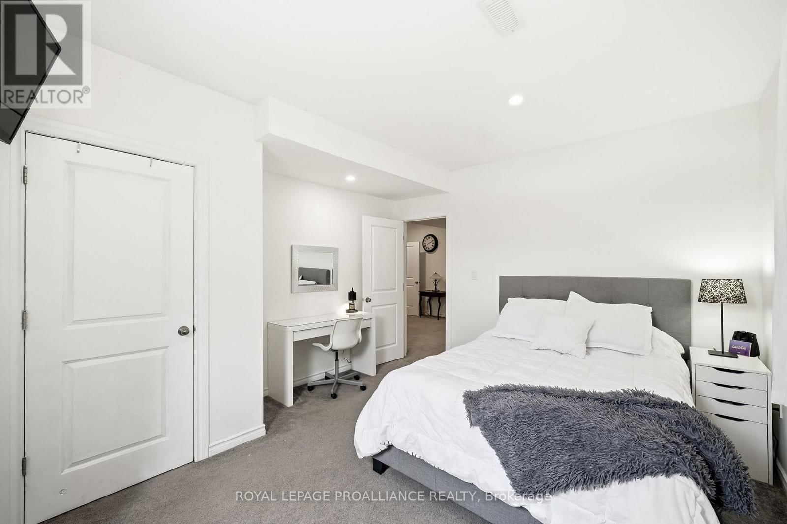 710 ELMER HUTTON STREET Image 34