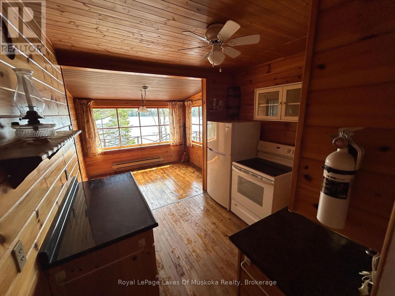 1091 NORTH TOOKE LAKE ROAD Image 12