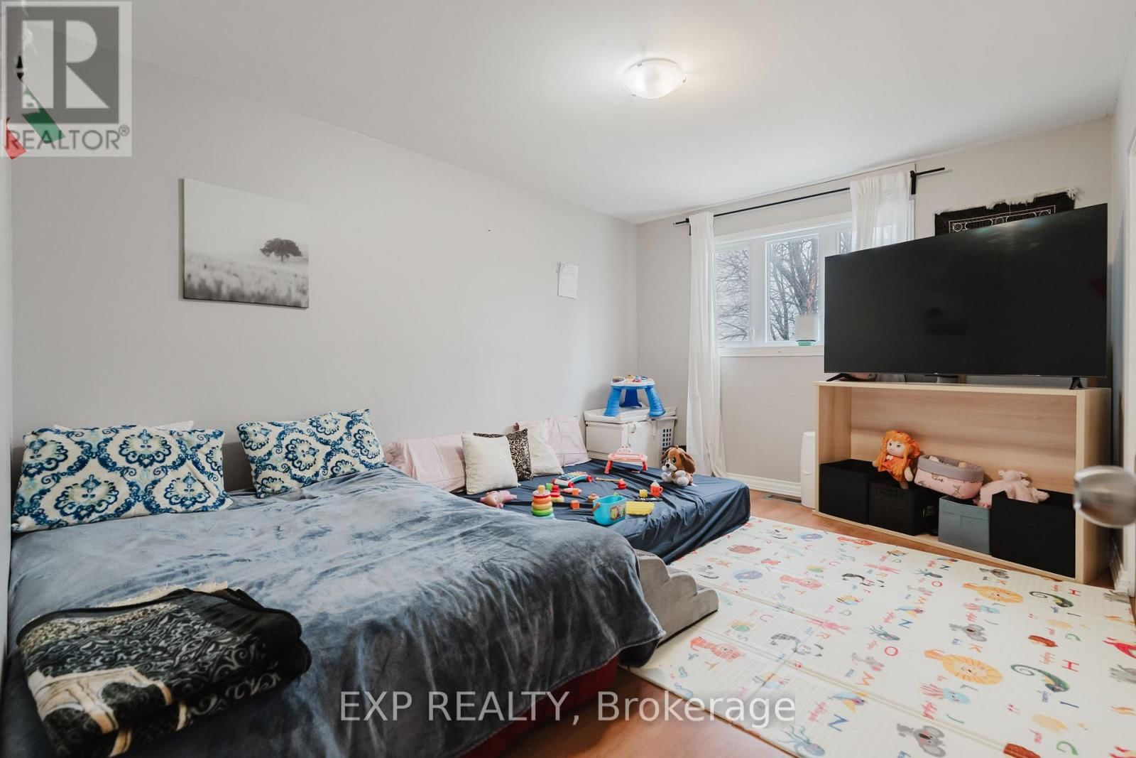 847 PINEWOOD CRESCENT Image 37