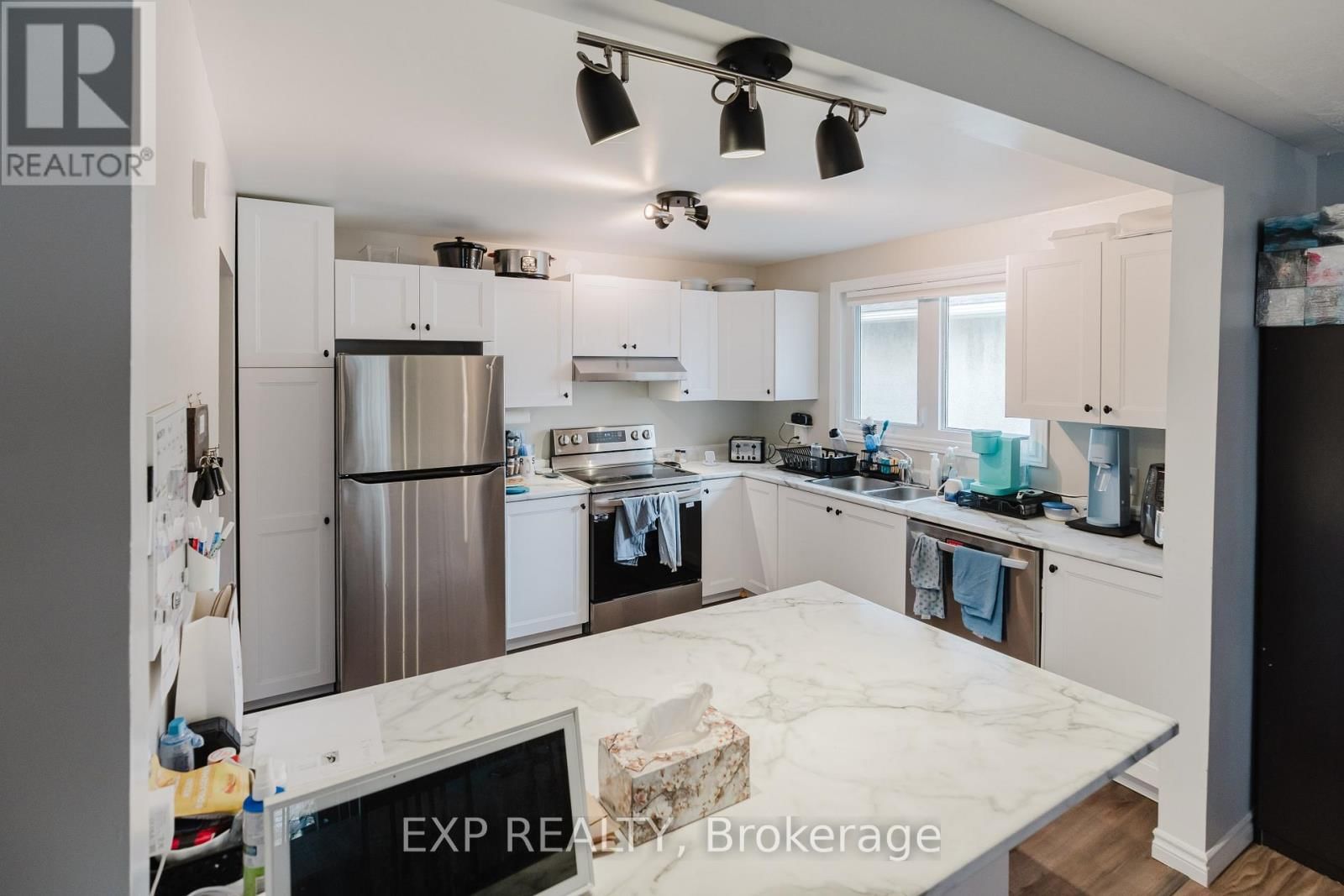 847 PINEWOOD CRESCENT Image 38