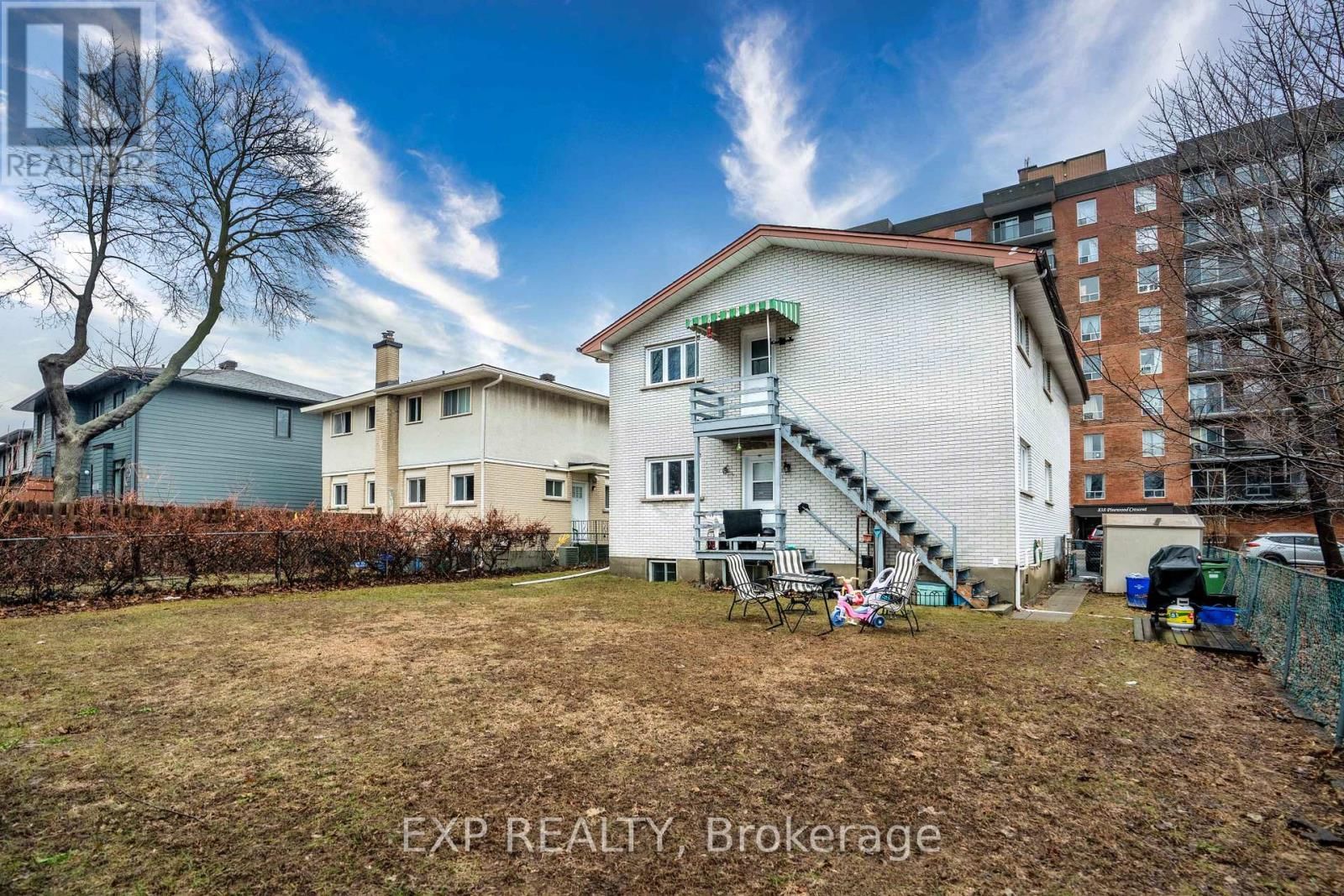 847 PINEWOOD CRESCENT Image 42