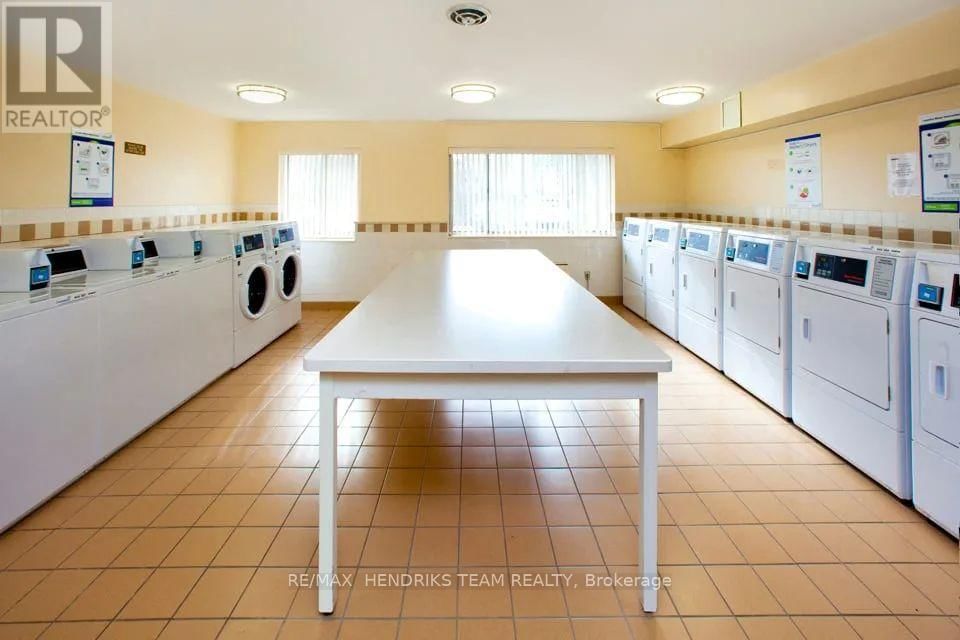 705 - 610 LAKE STREET Image 17