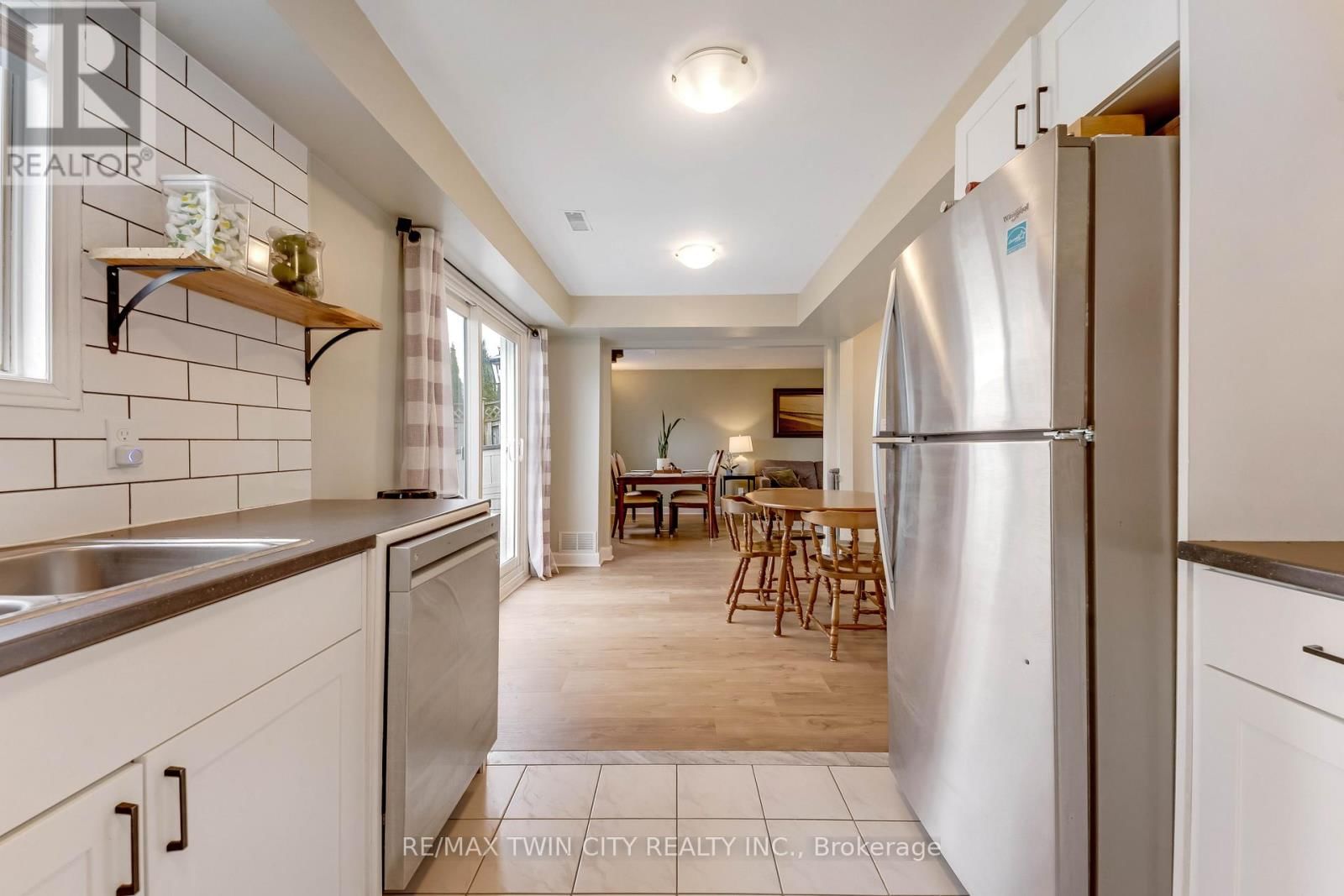 99 CANROBERT STREET Image 10