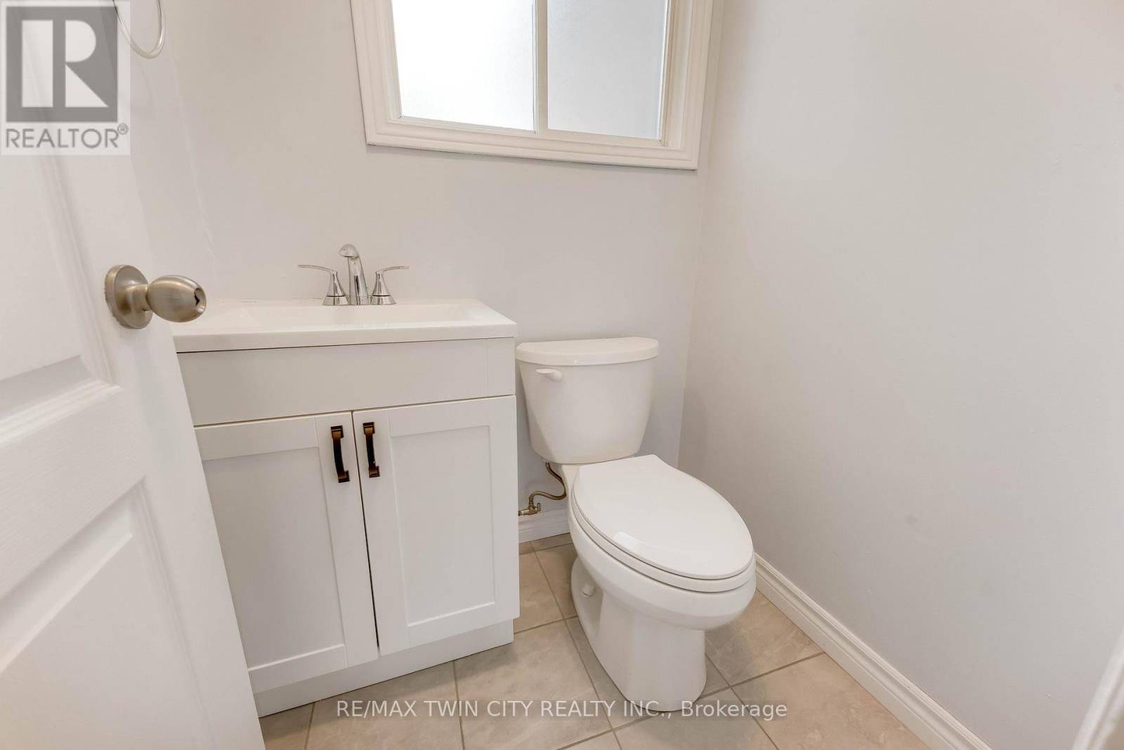 99 CANROBERT STREET Image 13