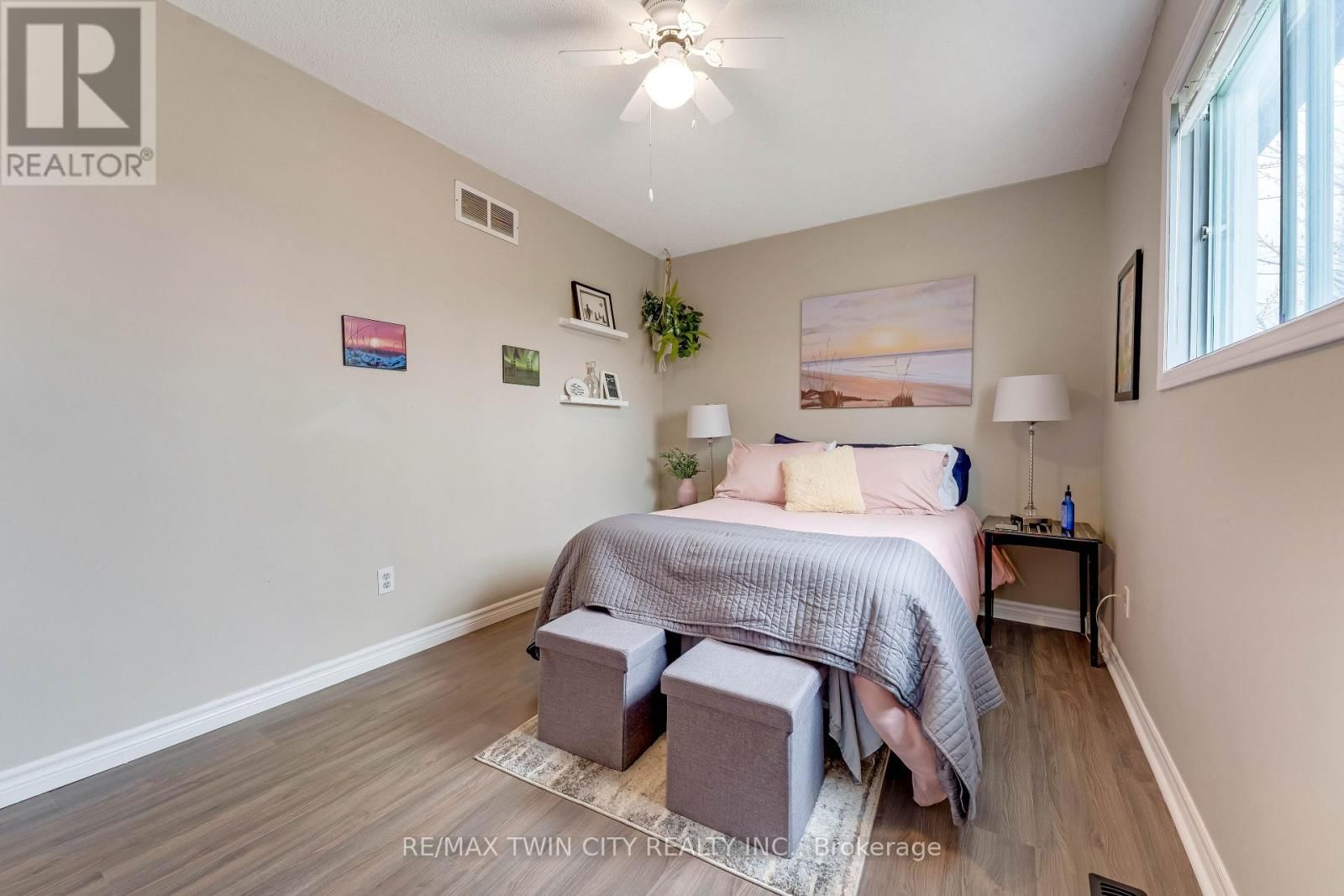 99 CANROBERT STREET Image 18