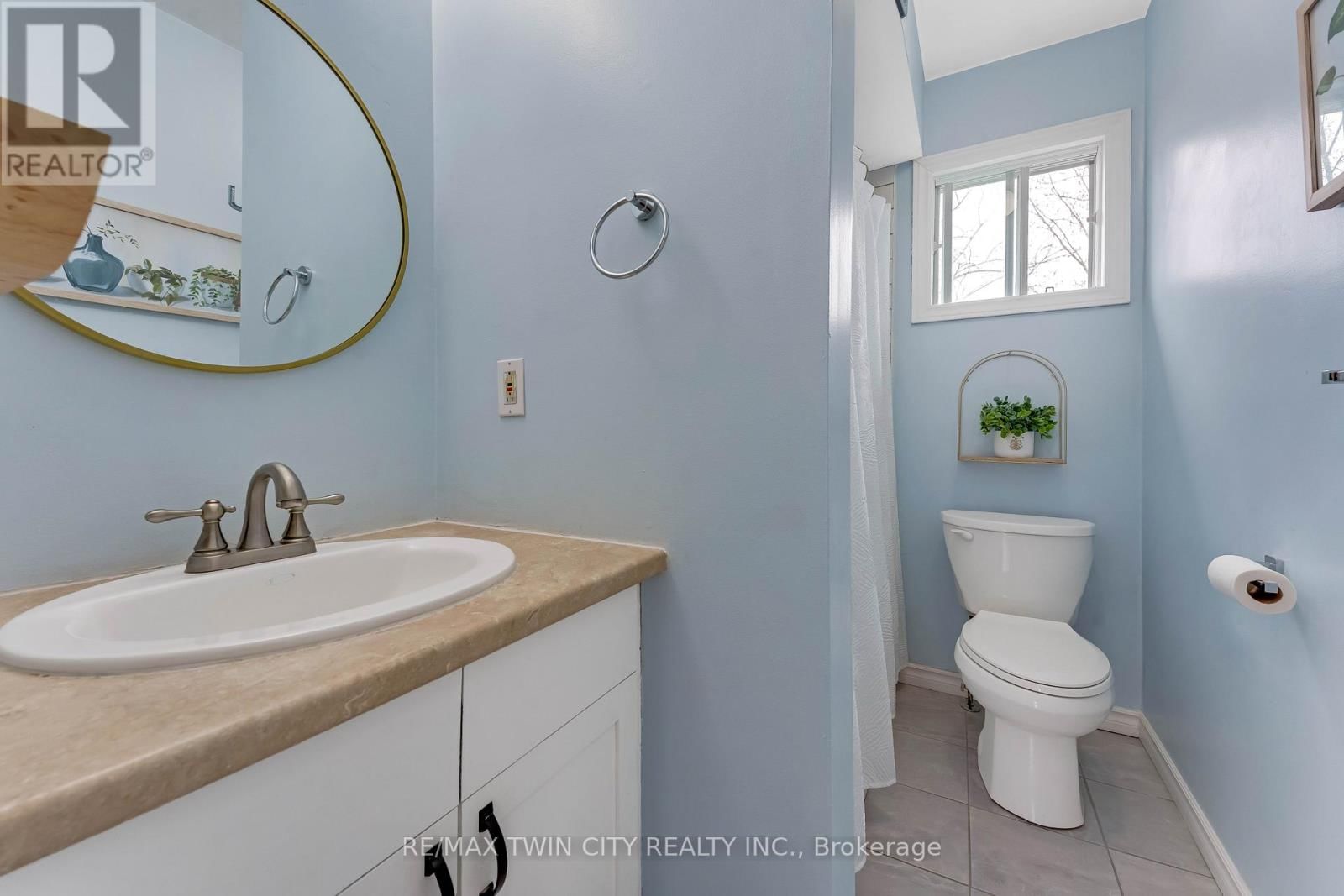 99 CANROBERT STREET Image 20