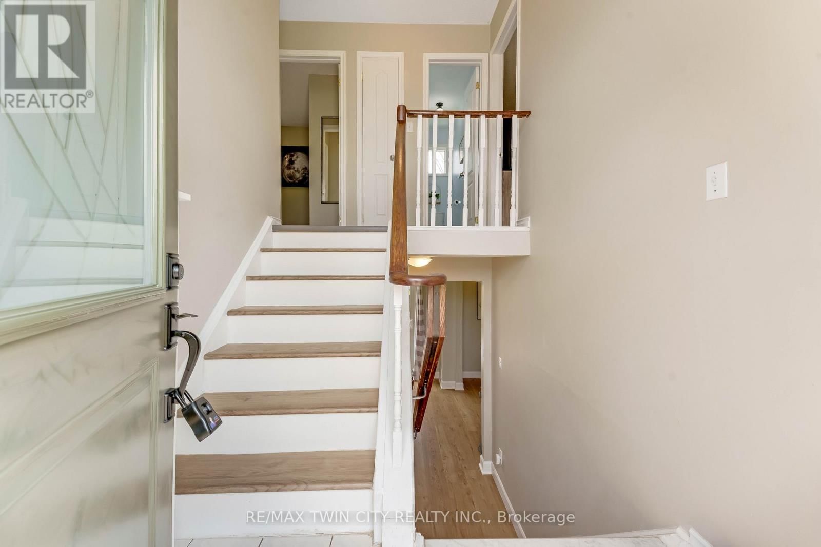 99 CANROBERT STREET Image 27