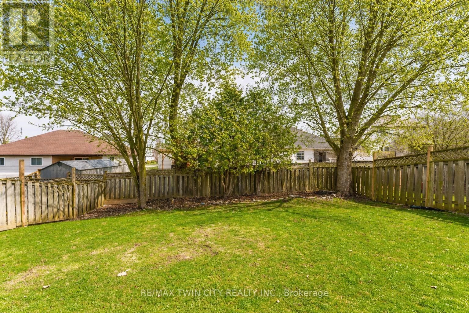 99 CANROBERT STREET Image 29