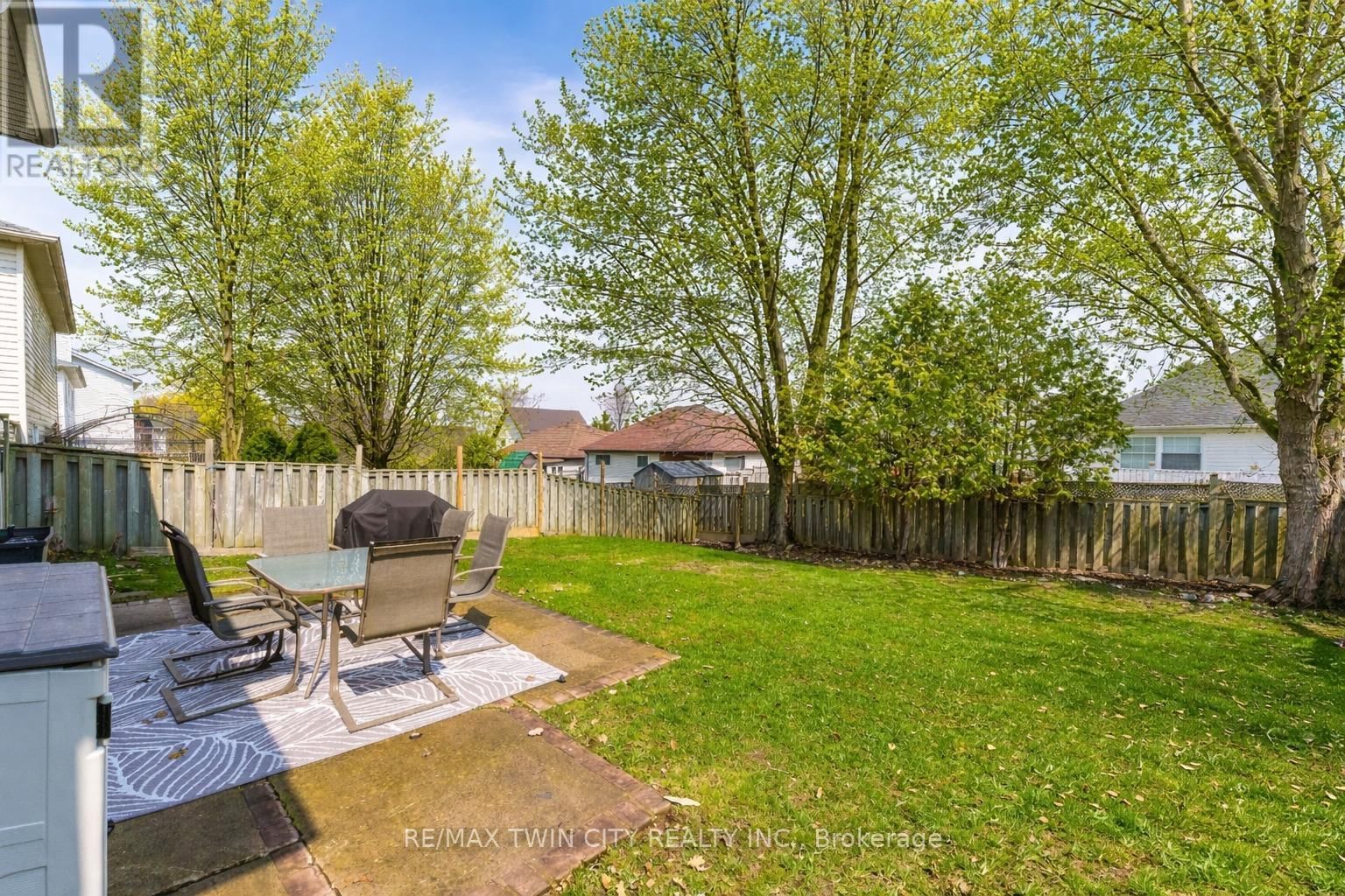 99 CANROBERT STREET Image 30