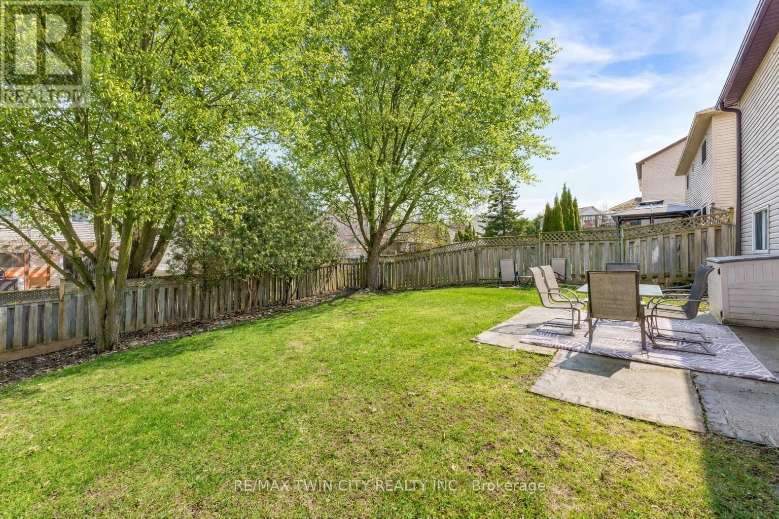 99 CANROBERT STREET Image 31