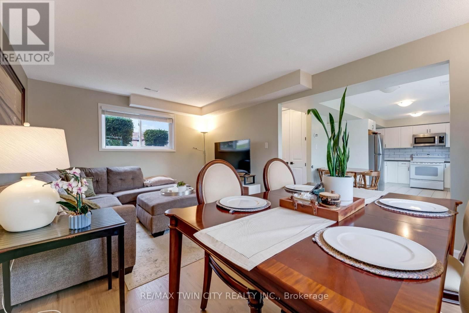 99 CANROBERT STREET Image 5