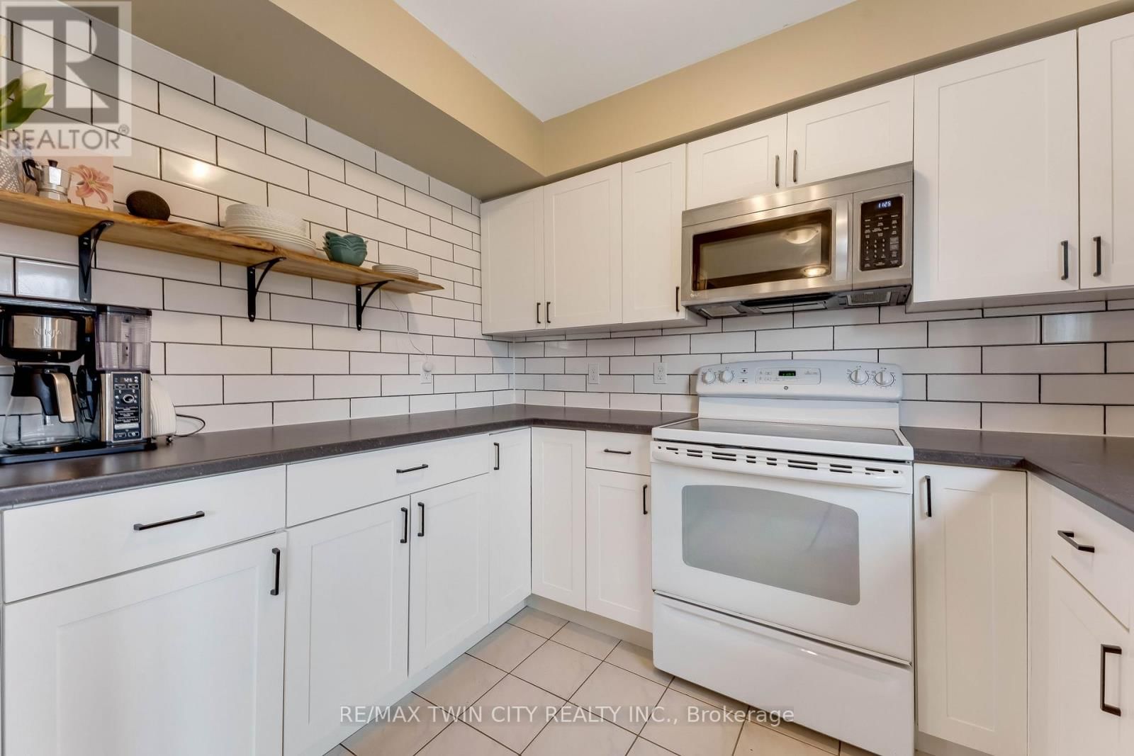 99 CANROBERT STREET Image 9