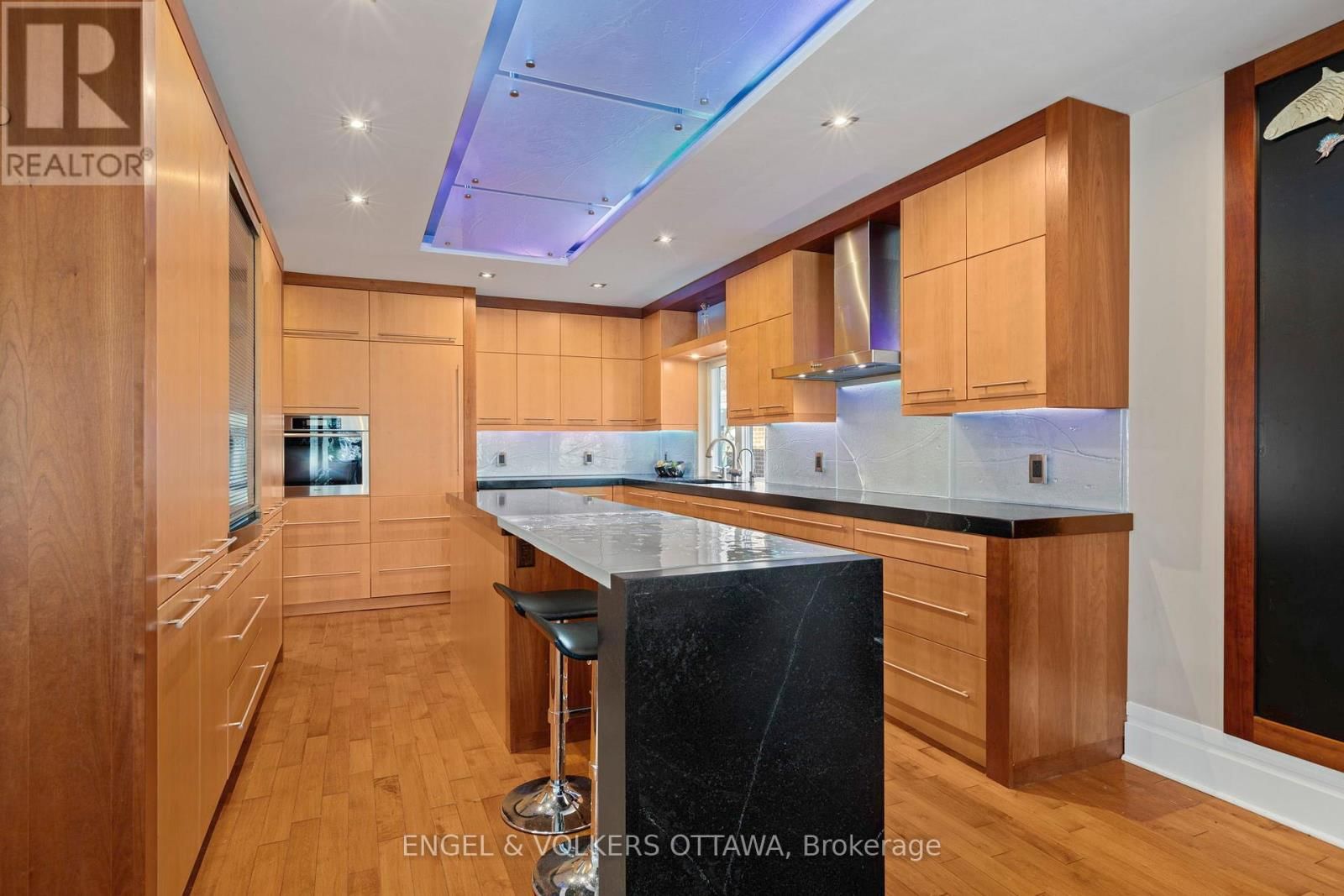 93 GILCHRIST AVENUE Image 14