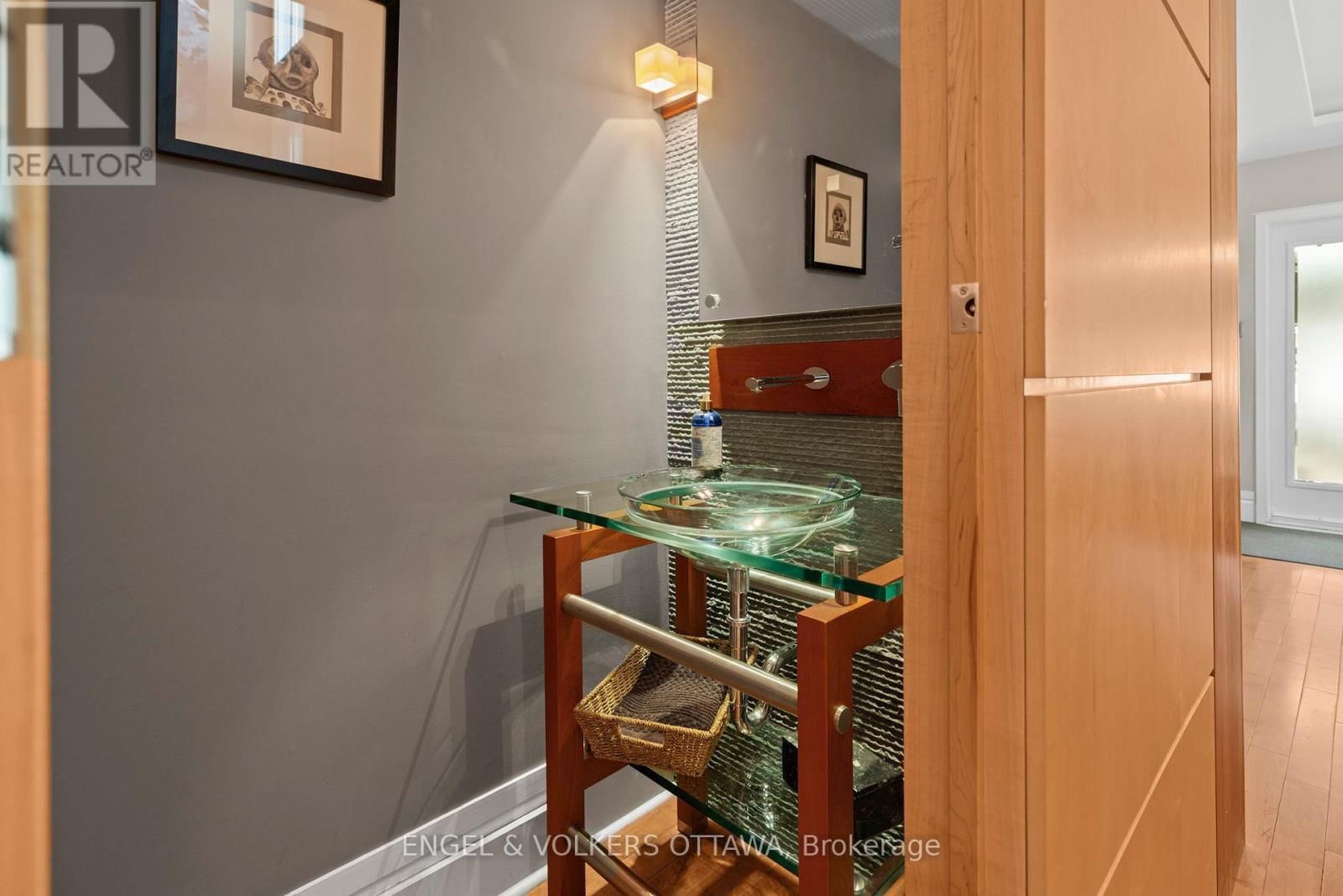 93 GILCHRIST AVENUE Image 22