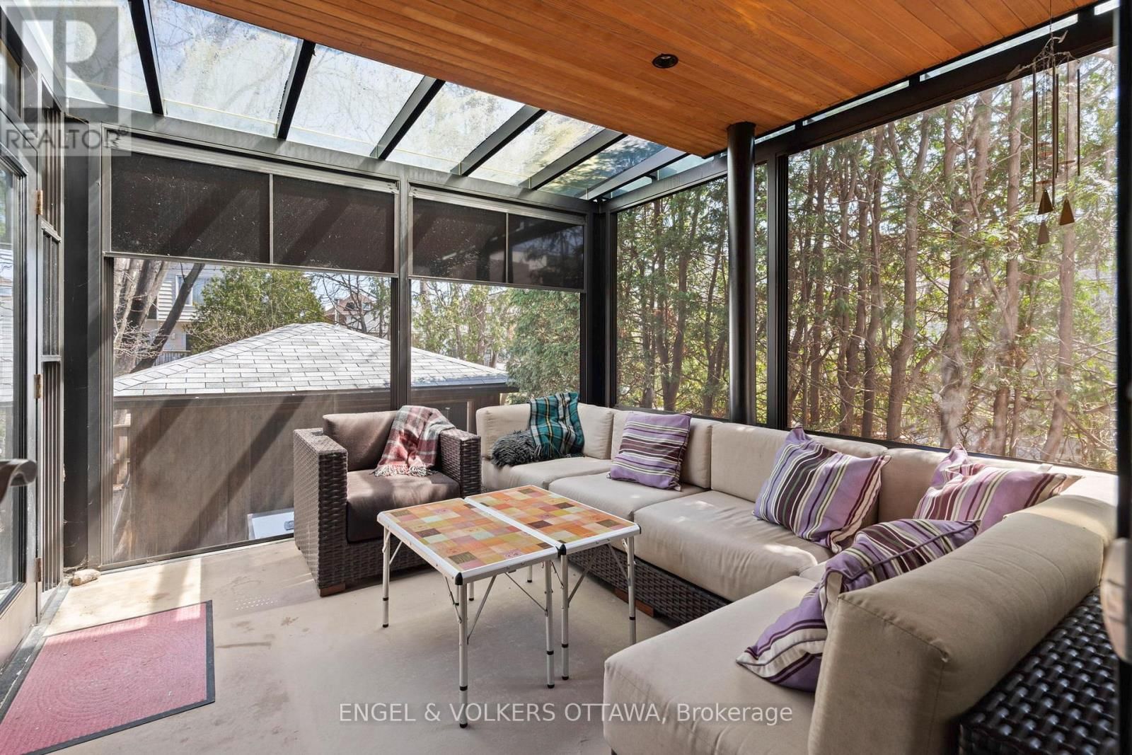 93 GILCHRIST AVENUE Image 23