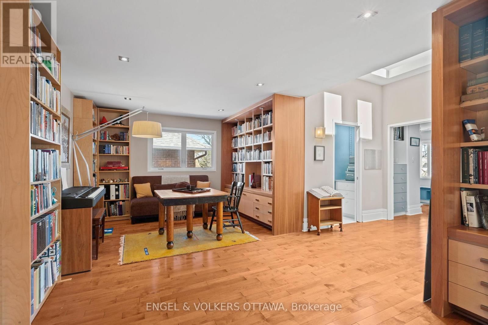 93 GILCHRIST AVENUE Image 29