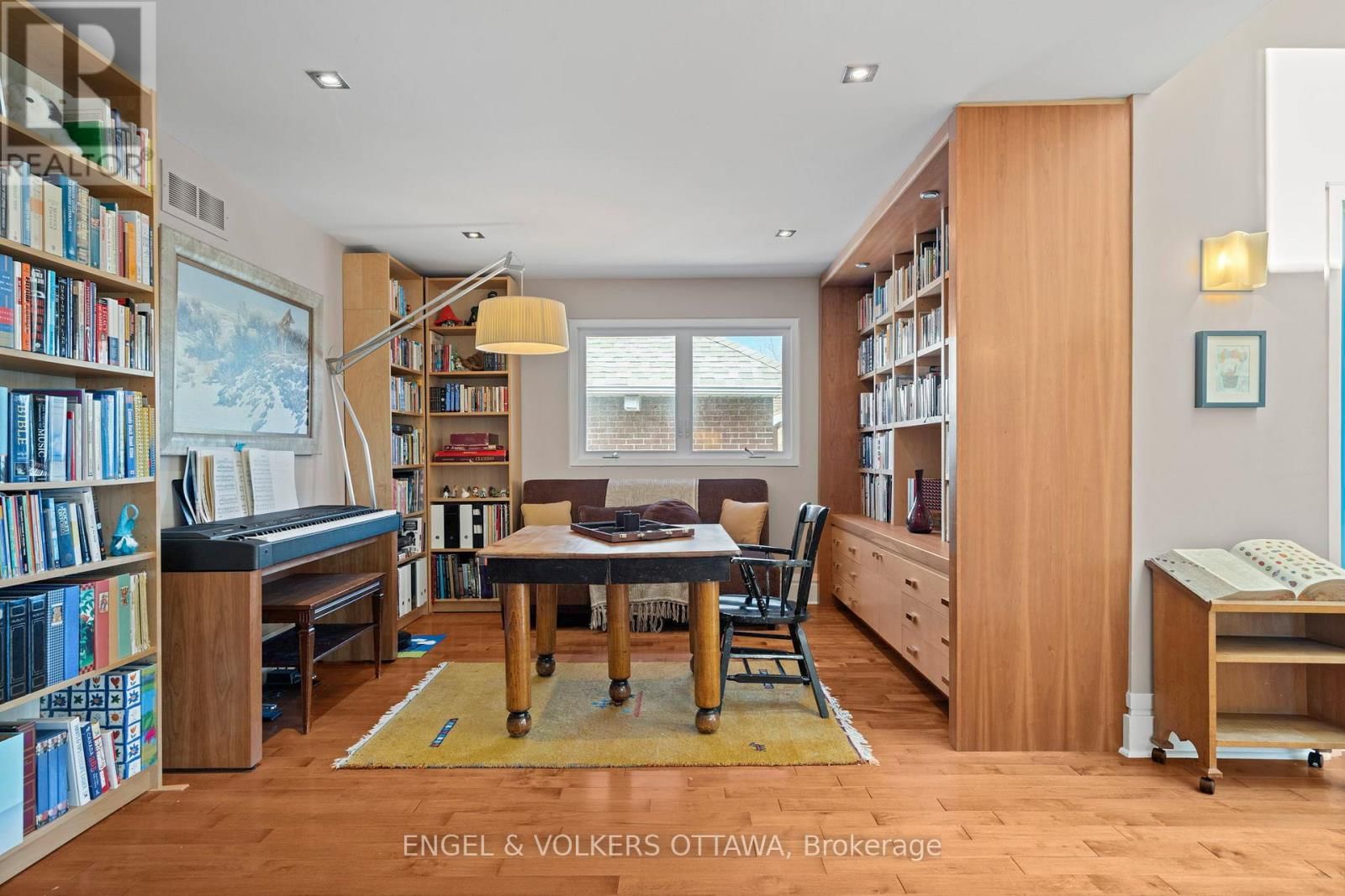 93 GILCHRIST AVENUE Image 30