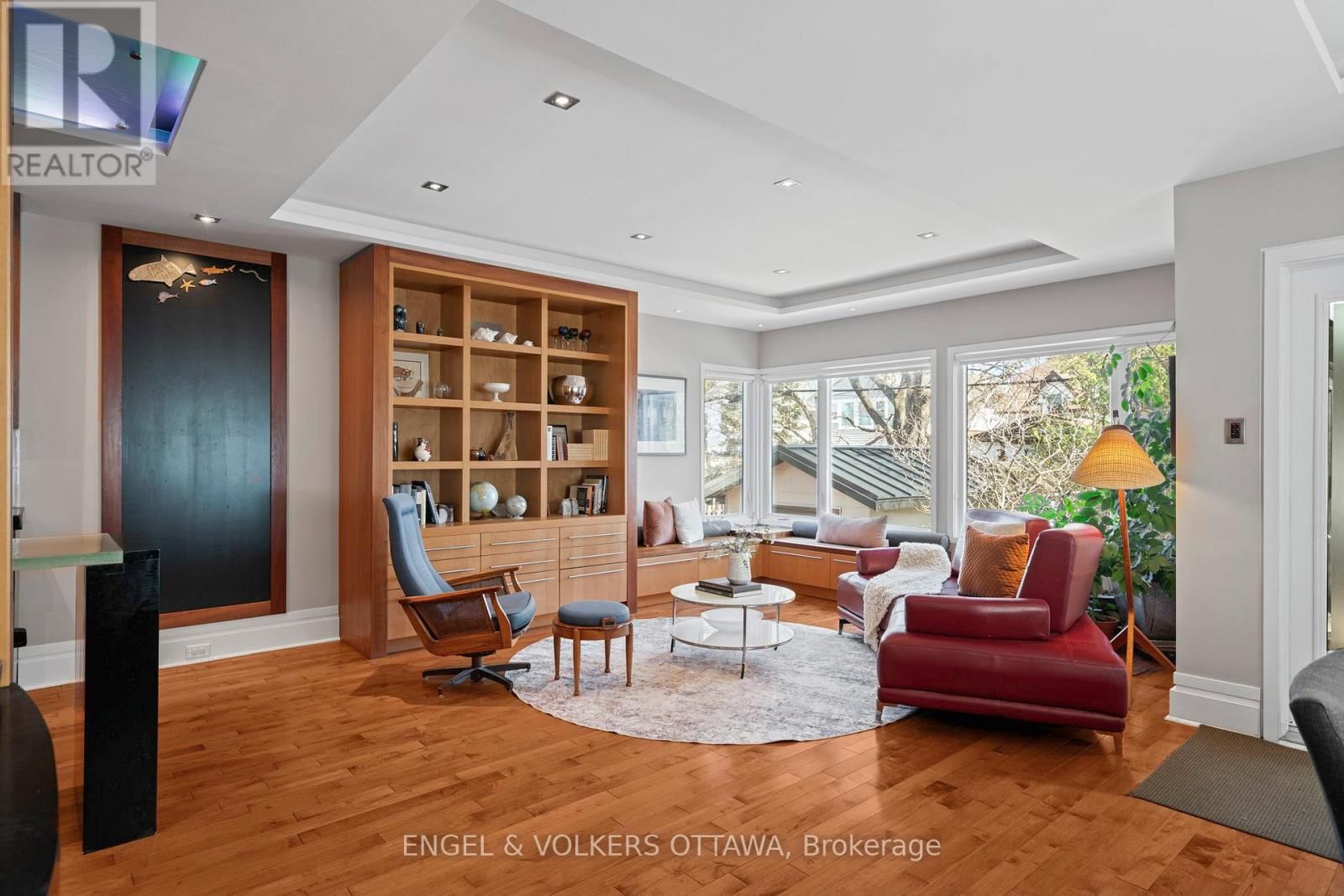 93 GILCHRIST AVENUE Image 9