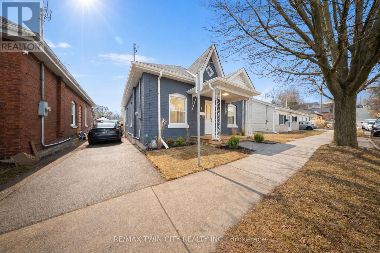 8 MAIN STREET Image 1