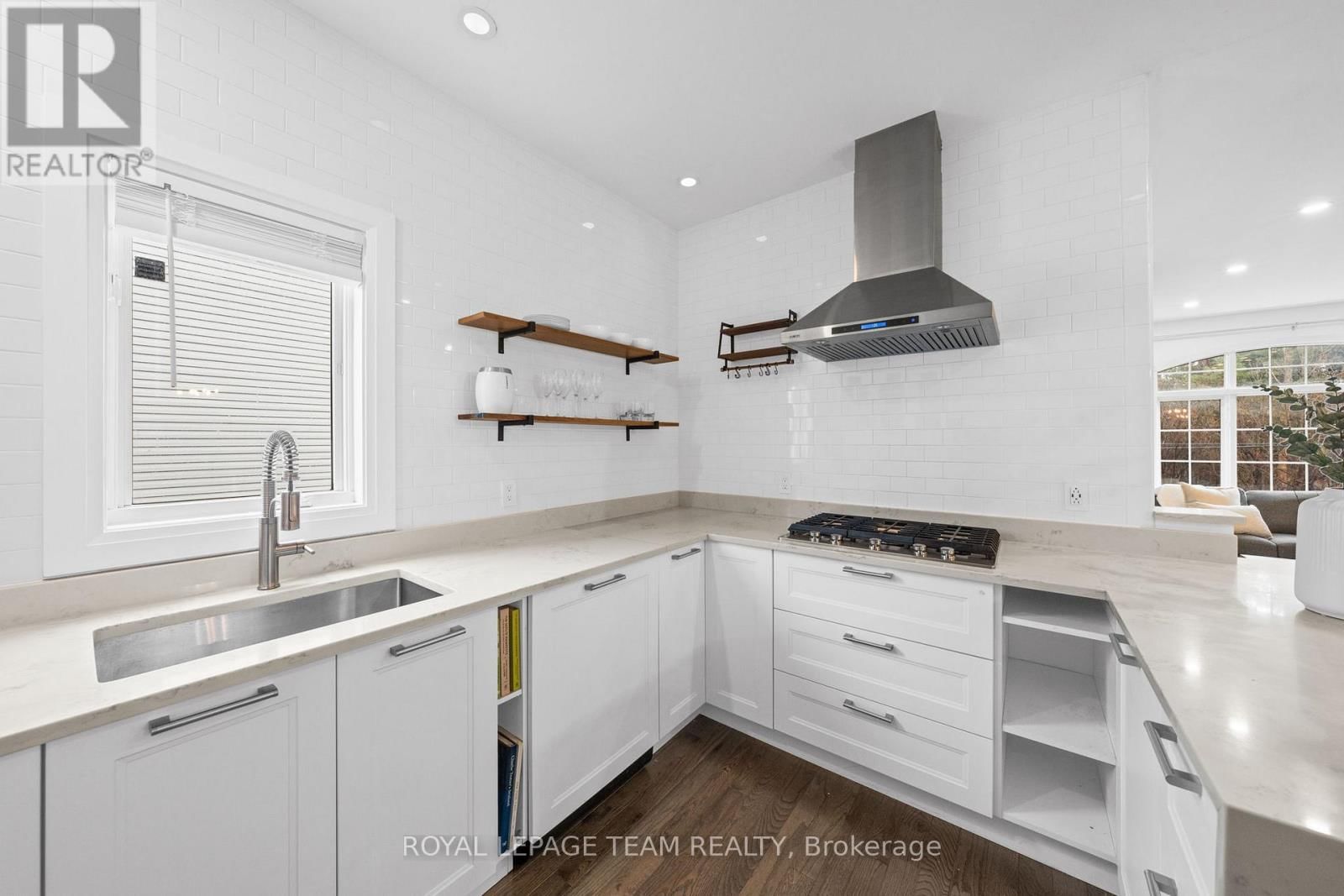 960 FISHER AVENUE WEST Image 11