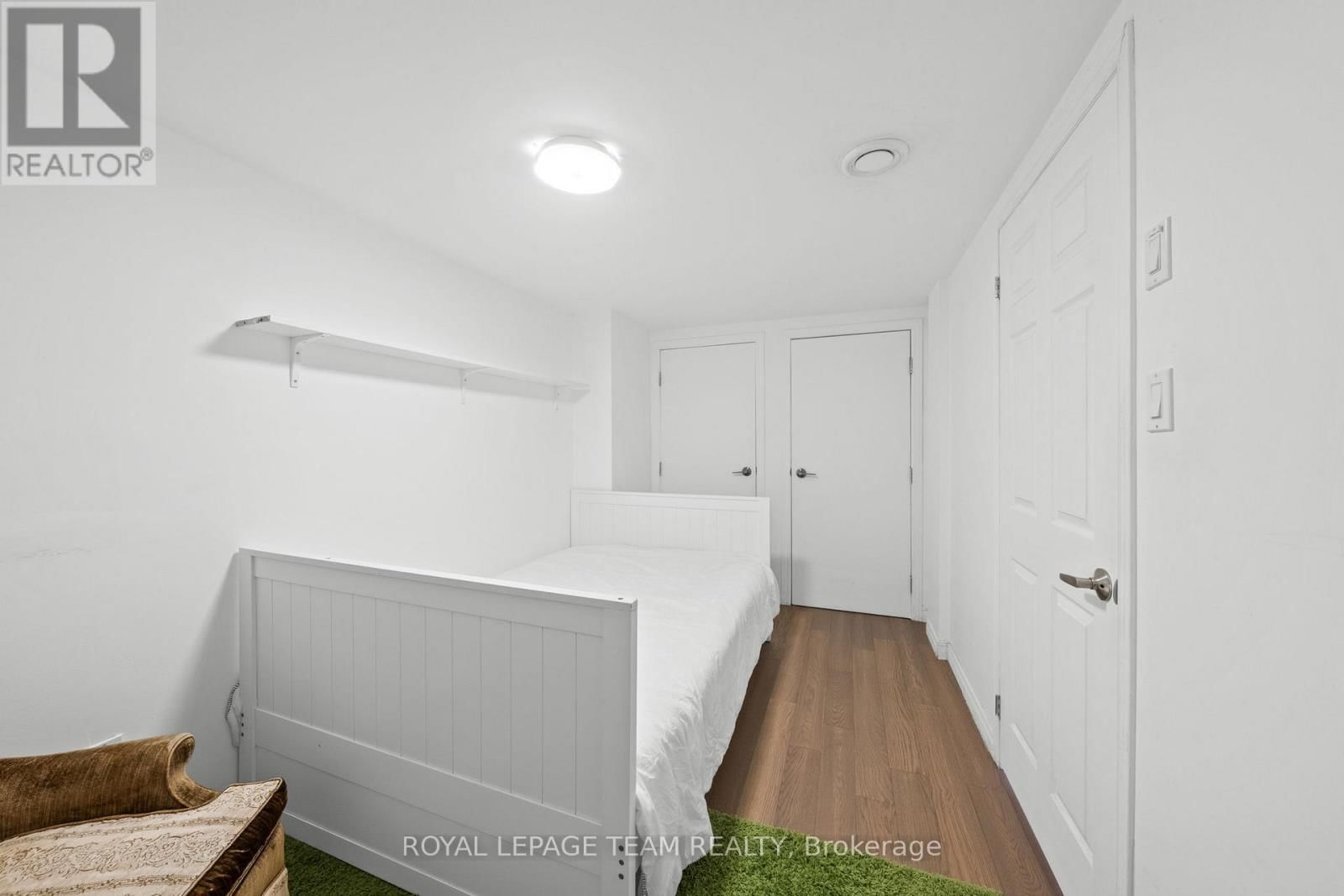 960 FISHER AVENUE WEST Image 28