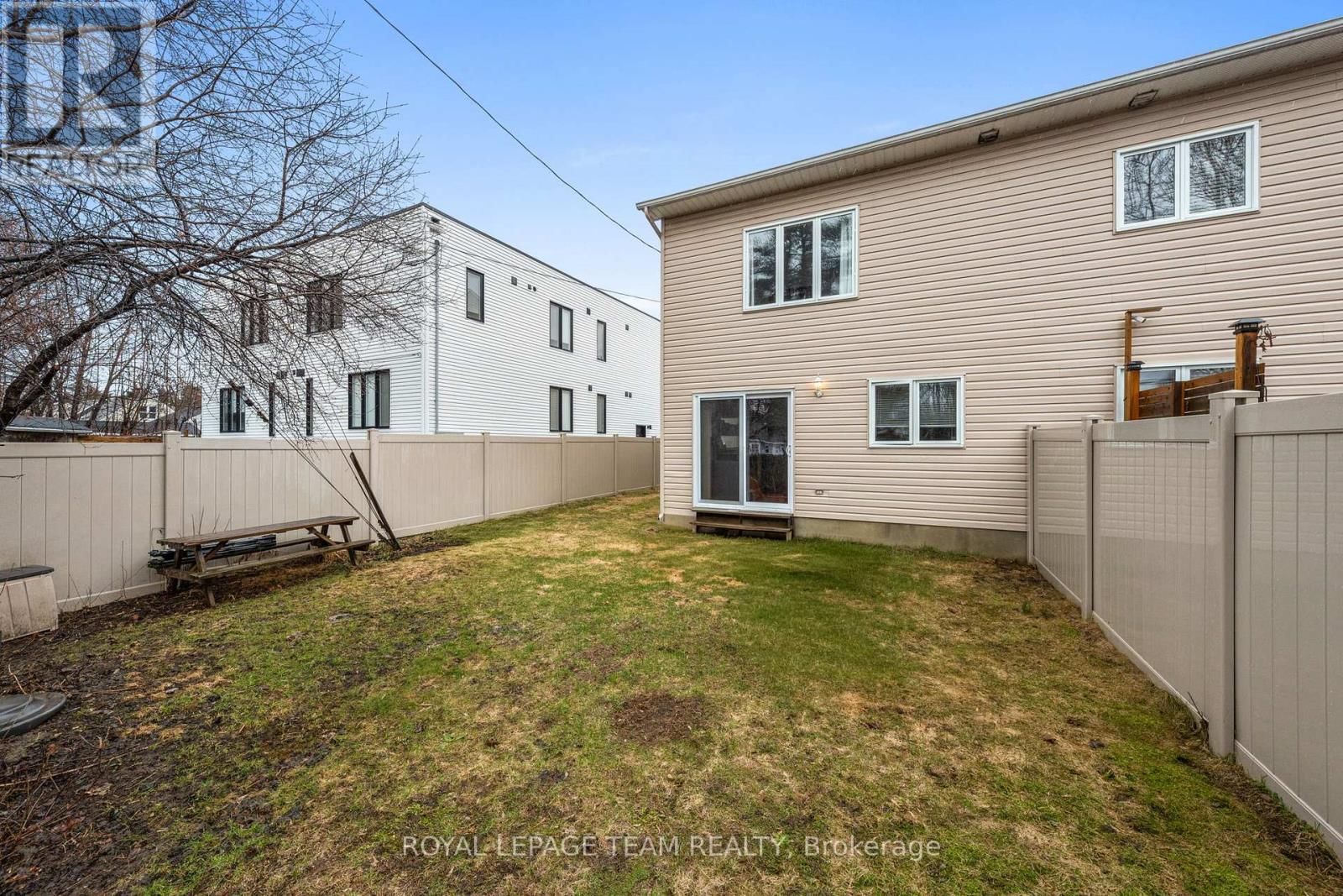 960 FISHER AVENUE WEST Image 34