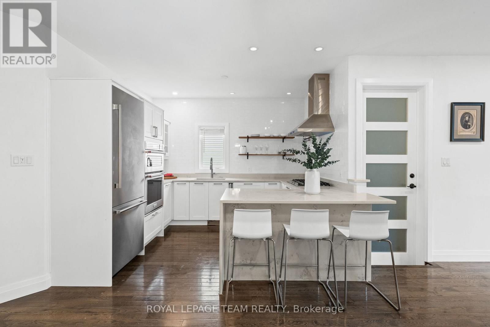 960 FISHER AVENUE WEST Image 8