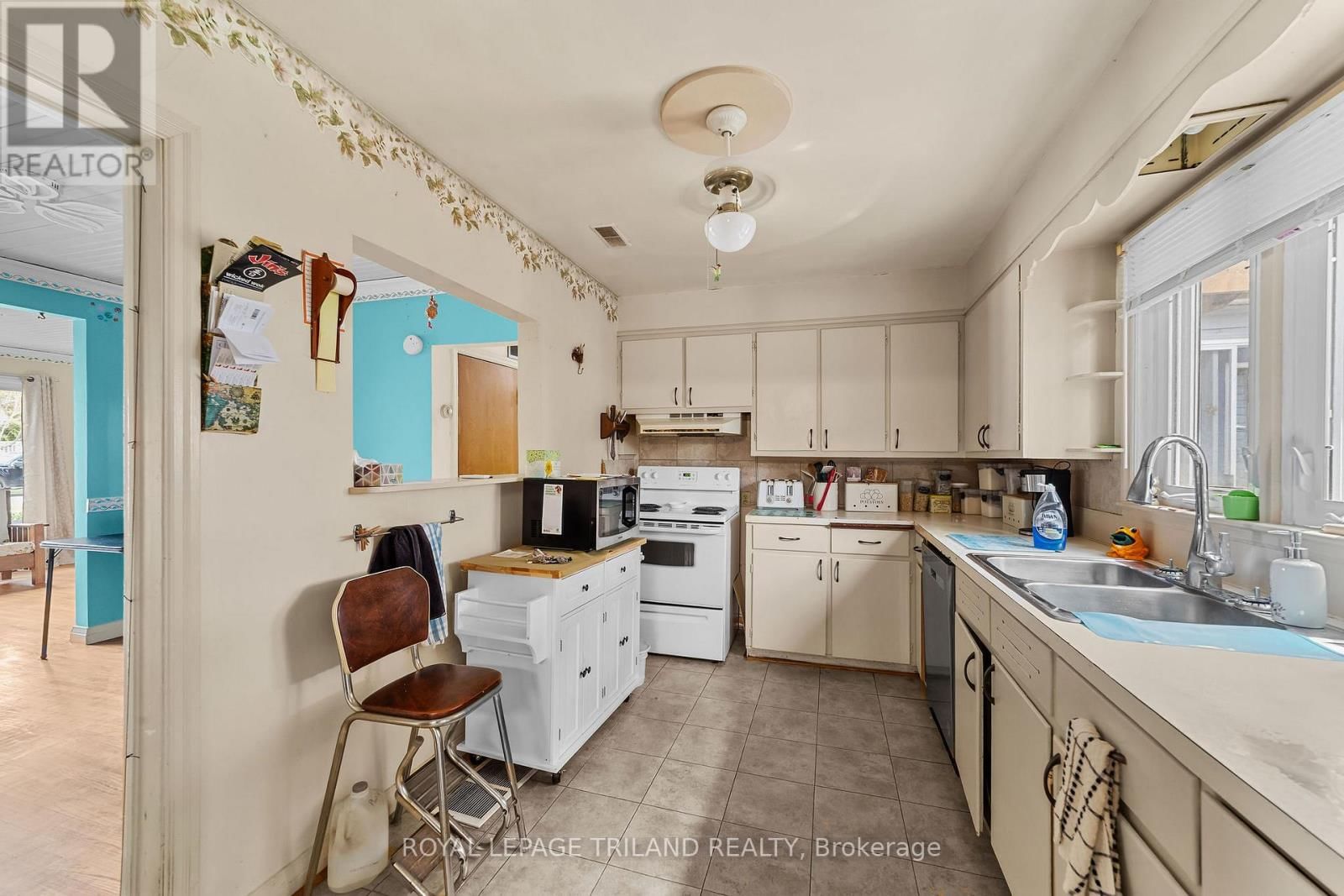 22929 HAGERTY ROAD Image 30