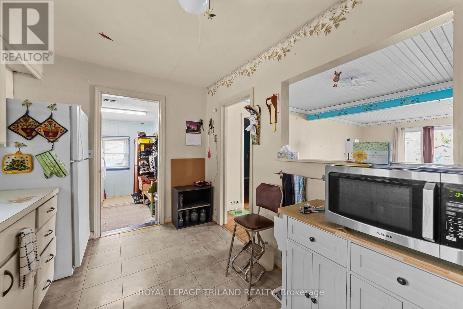 22929 HAGERTY ROAD Image 31