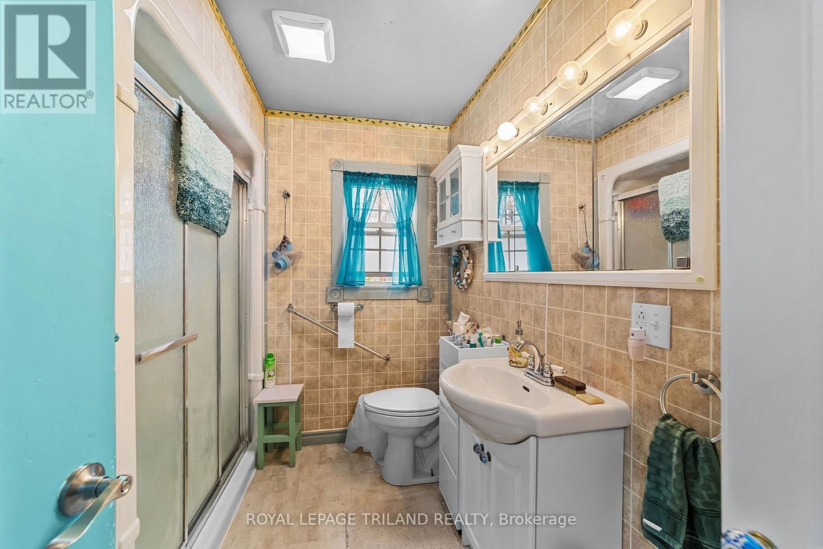 22929 HAGERTY ROAD Image 38