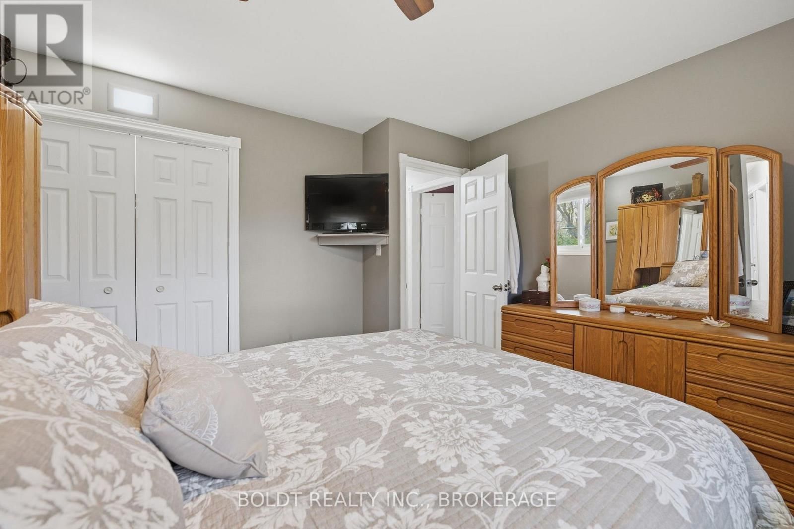 95 PRINCE CHARLES DRIVE Image 24