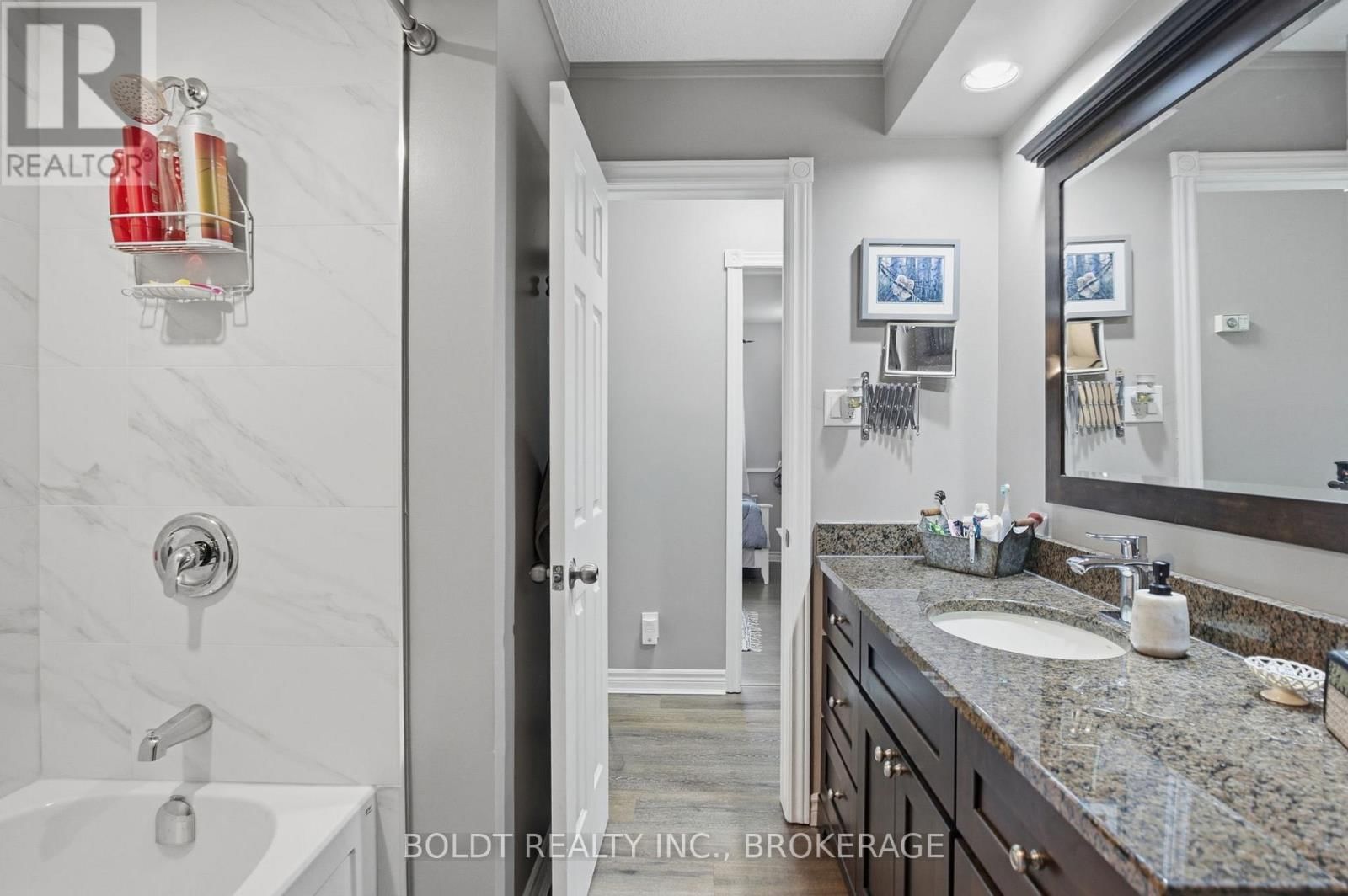 95 PRINCE CHARLES DRIVE Image 28