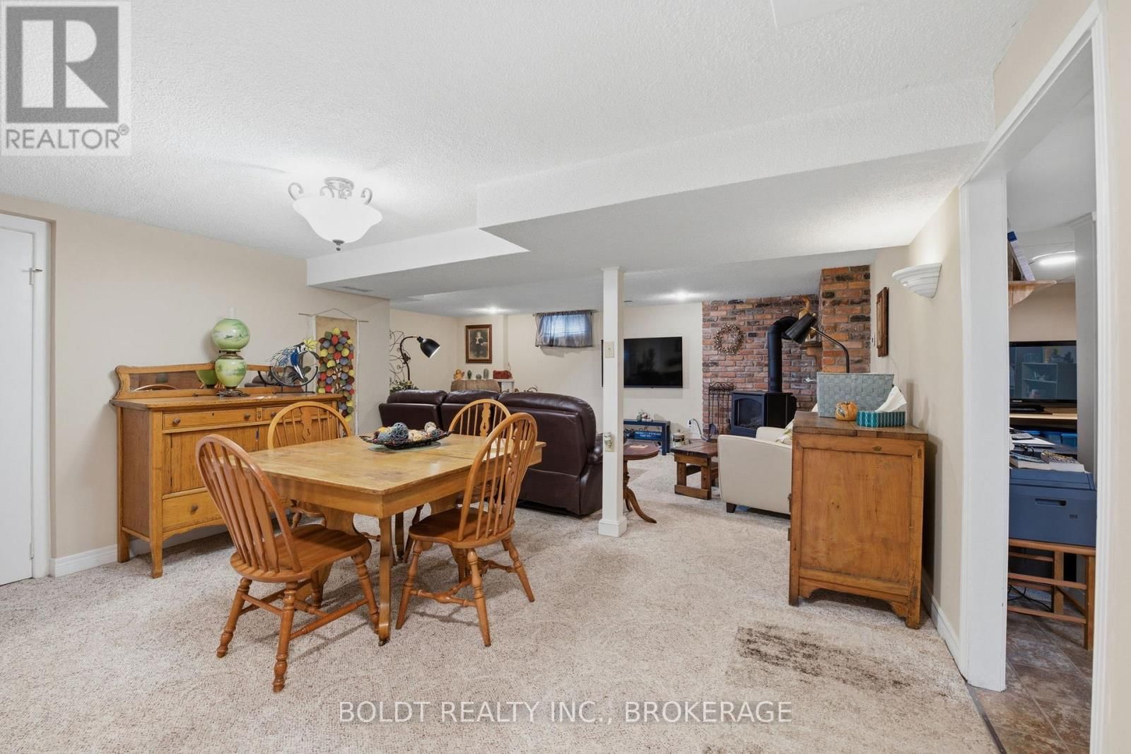 95 PRINCE CHARLES DRIVE Image 30