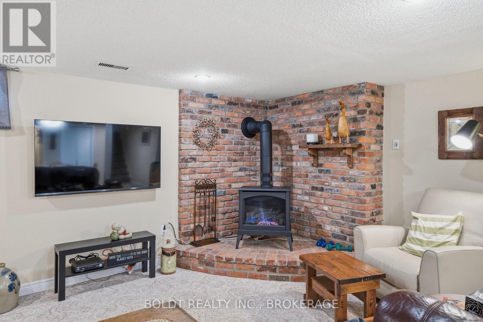 95 PRINCE CHARLES DRIVE Image 40