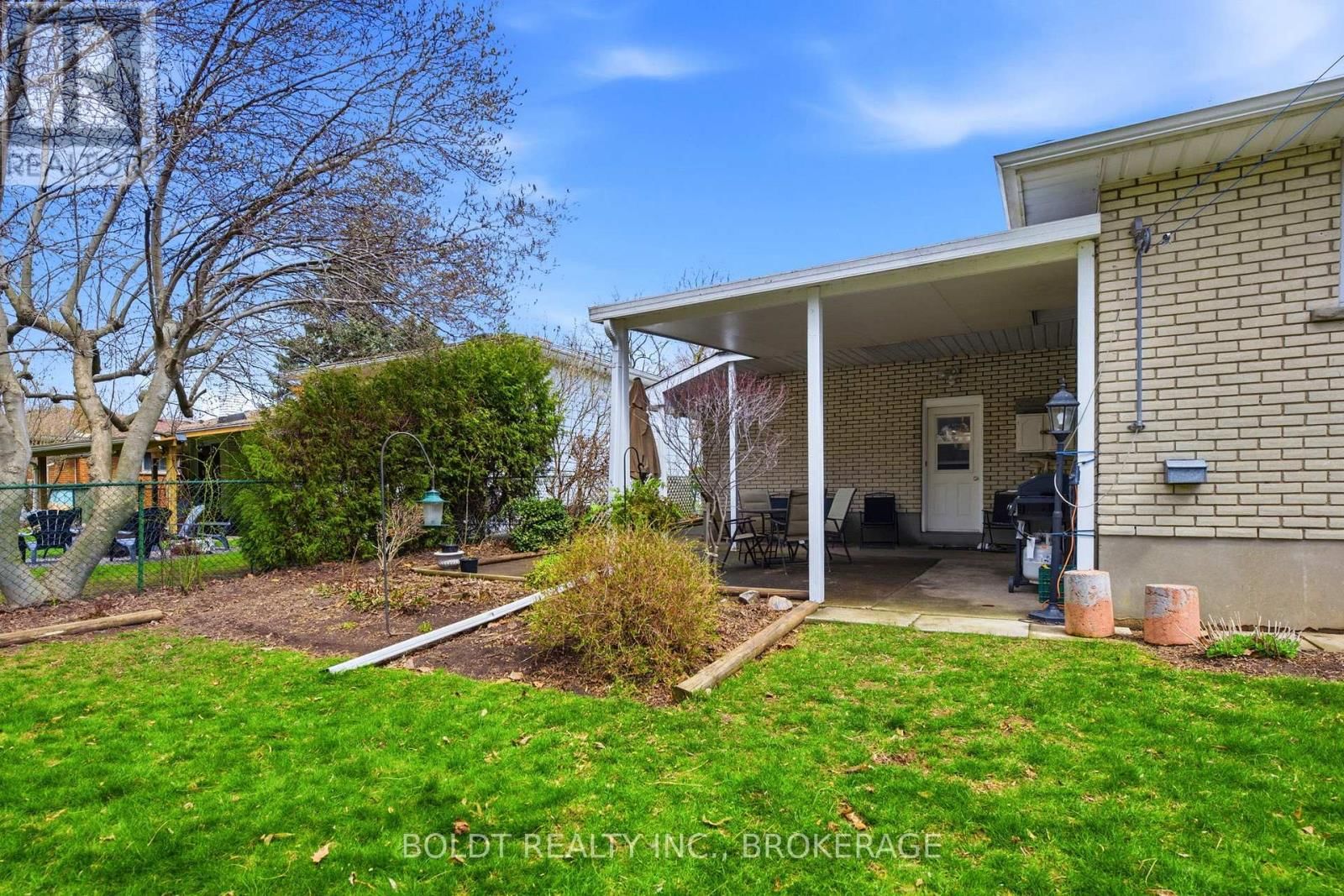 95 PRINCE CHARLES DRIVE Image 43