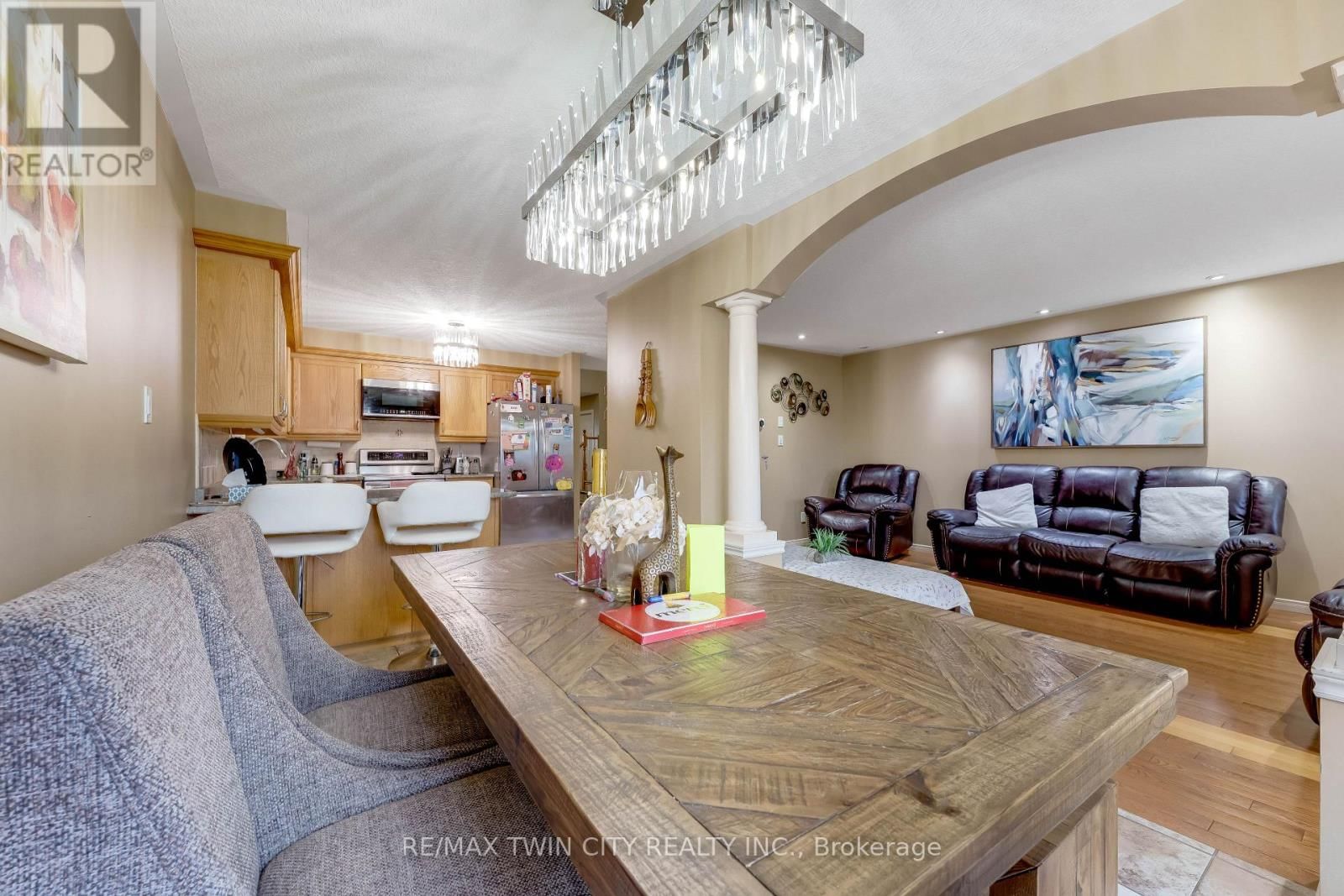 924 COPPER LEAF CRESCENT Image 10