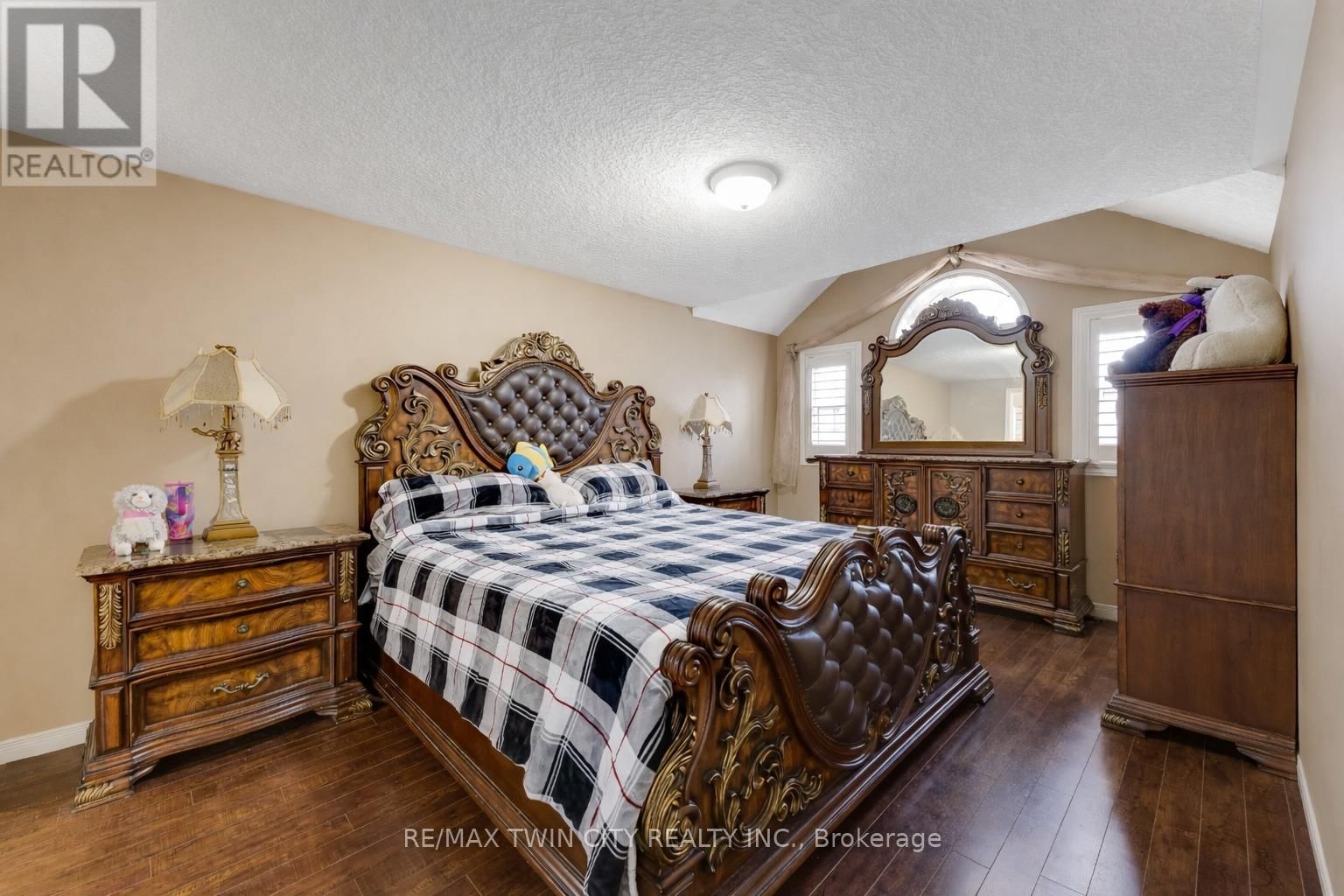 924 COPPER LEAF CRESCENT Image 15