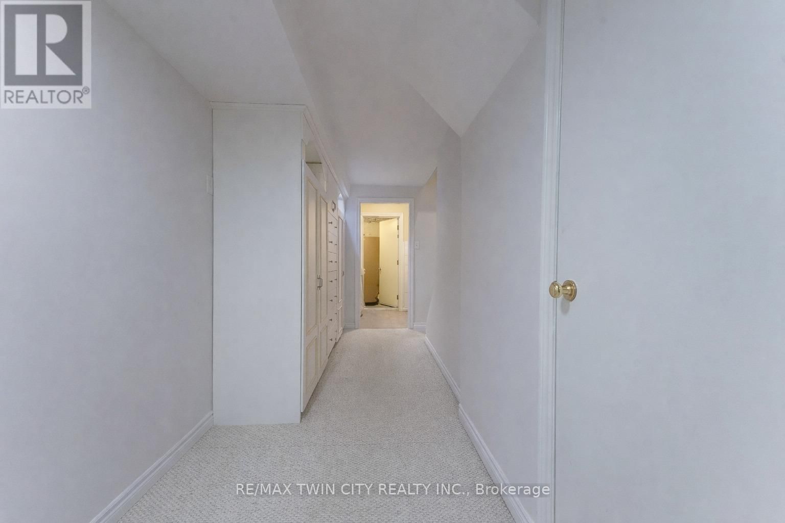 924 COPPER LEAF CRESCENT Image 26