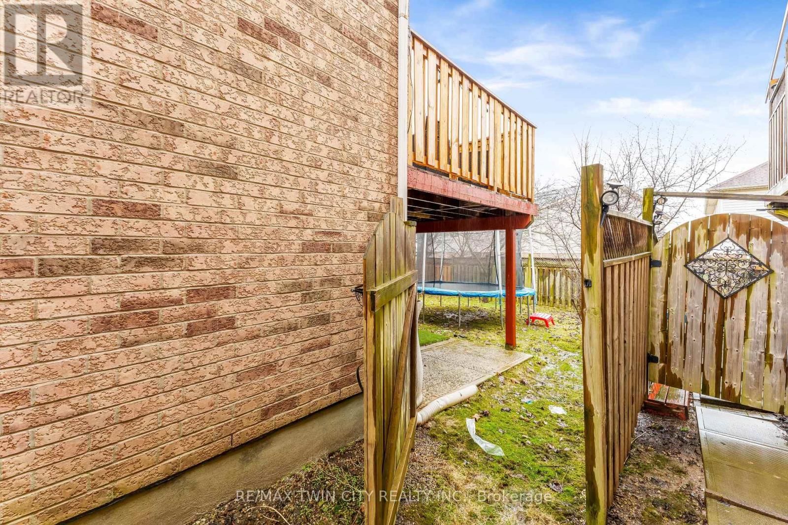 924 COPPER LEAF CRESCENT Image 30