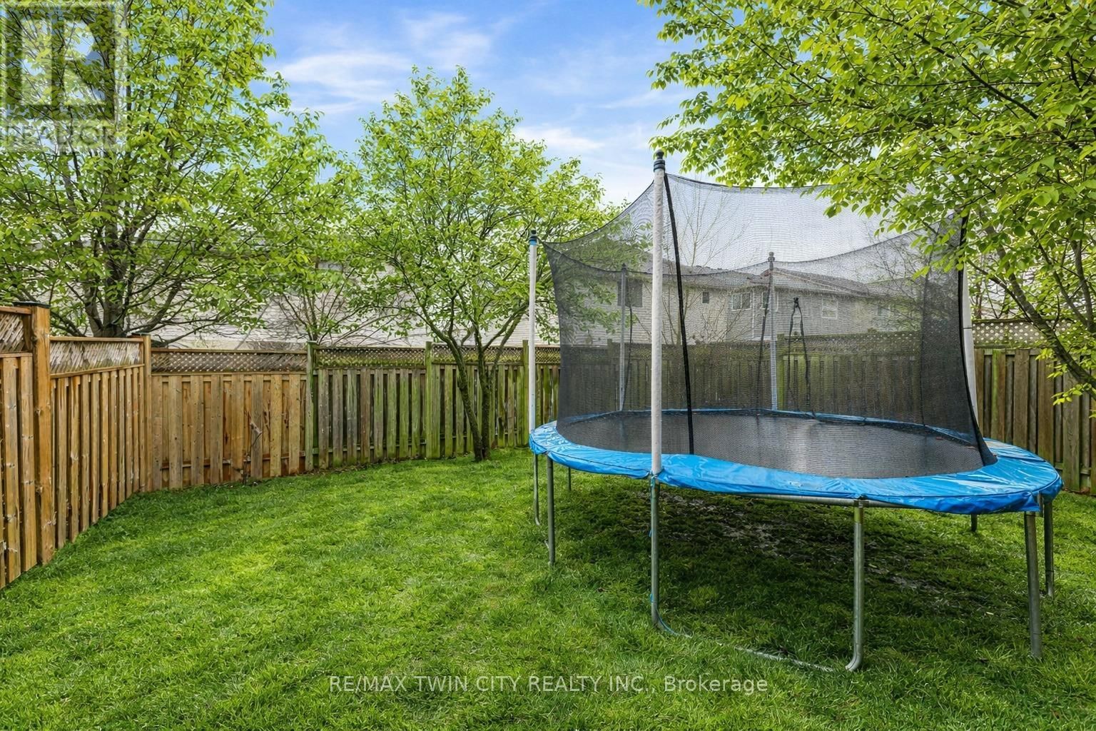 924 COPPER LEAF CRESCENT Image 31